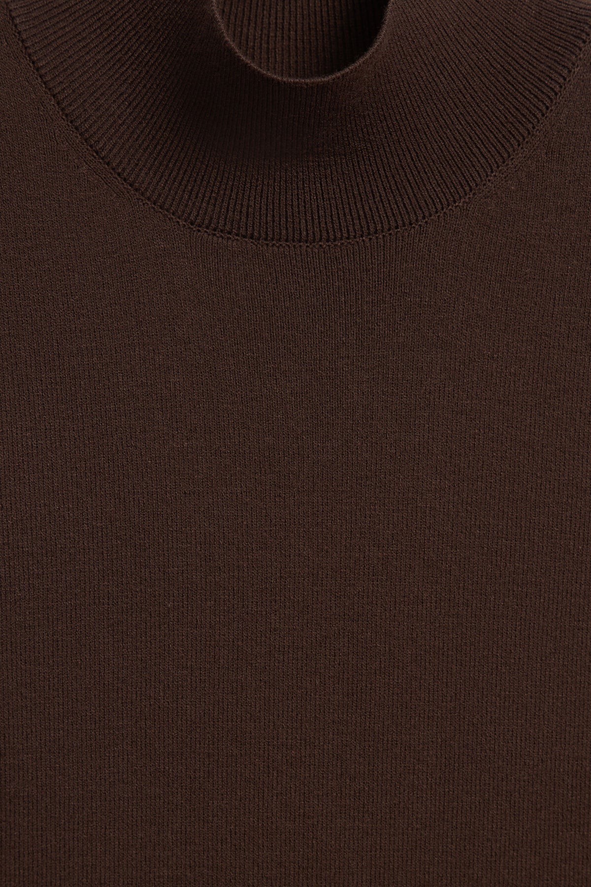 DARK BROWN