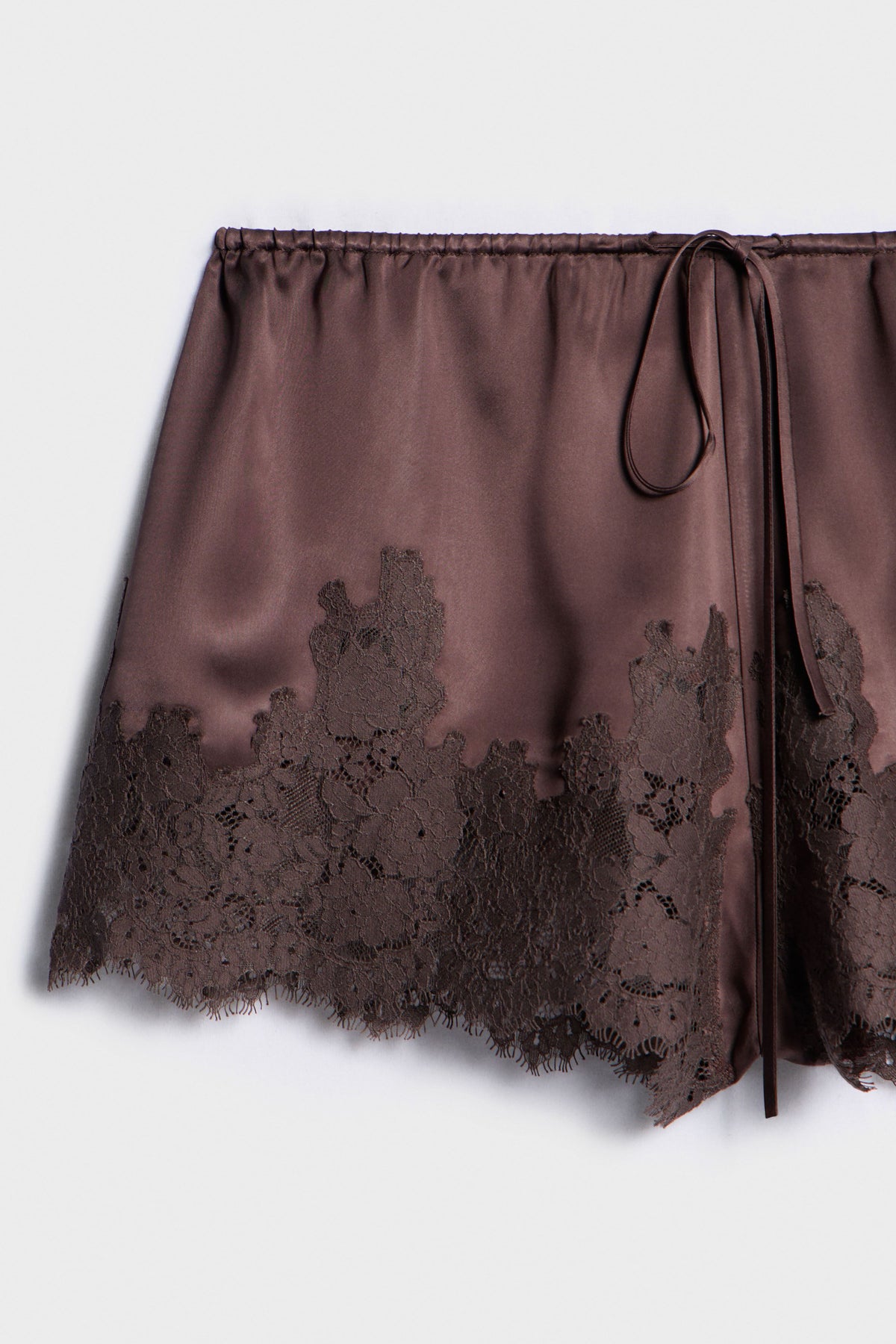DARK BROWN