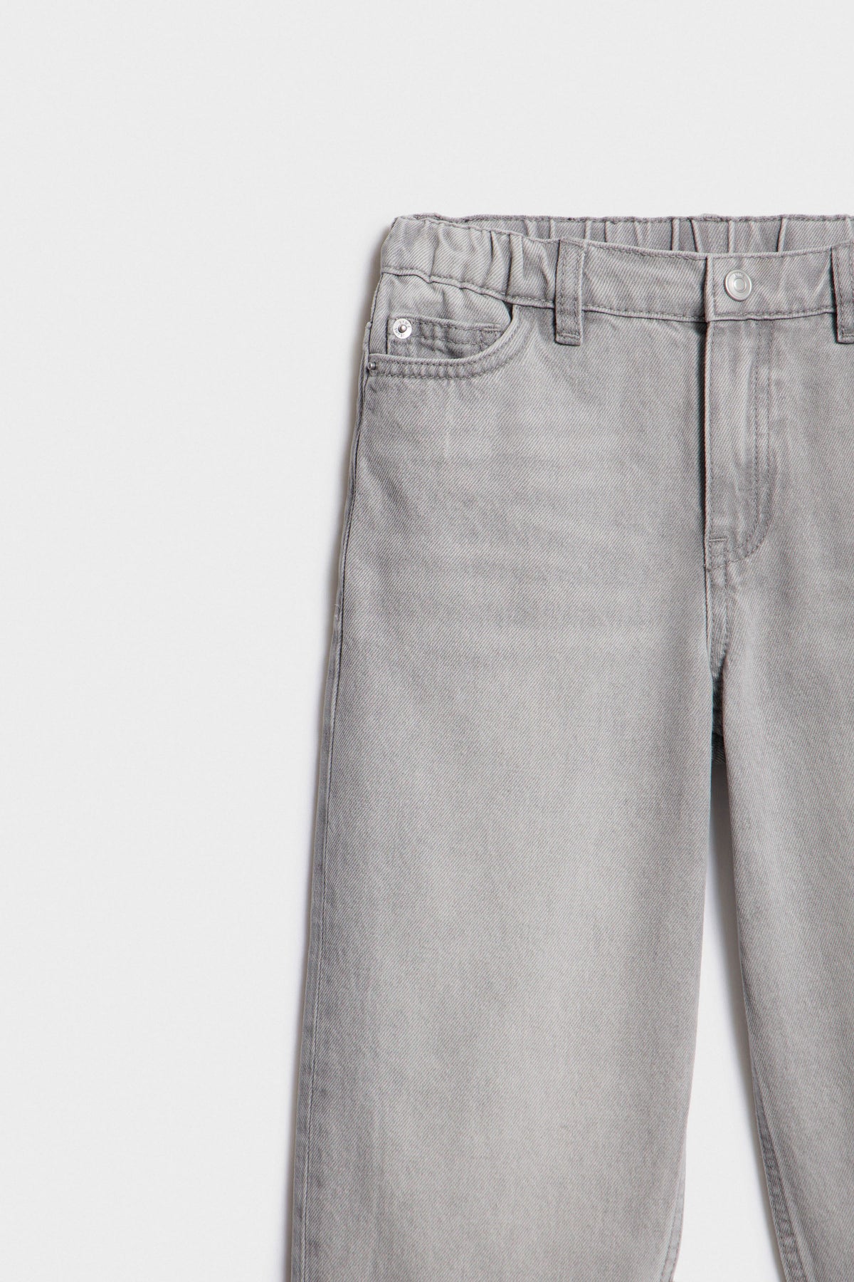 GLACIER GREY