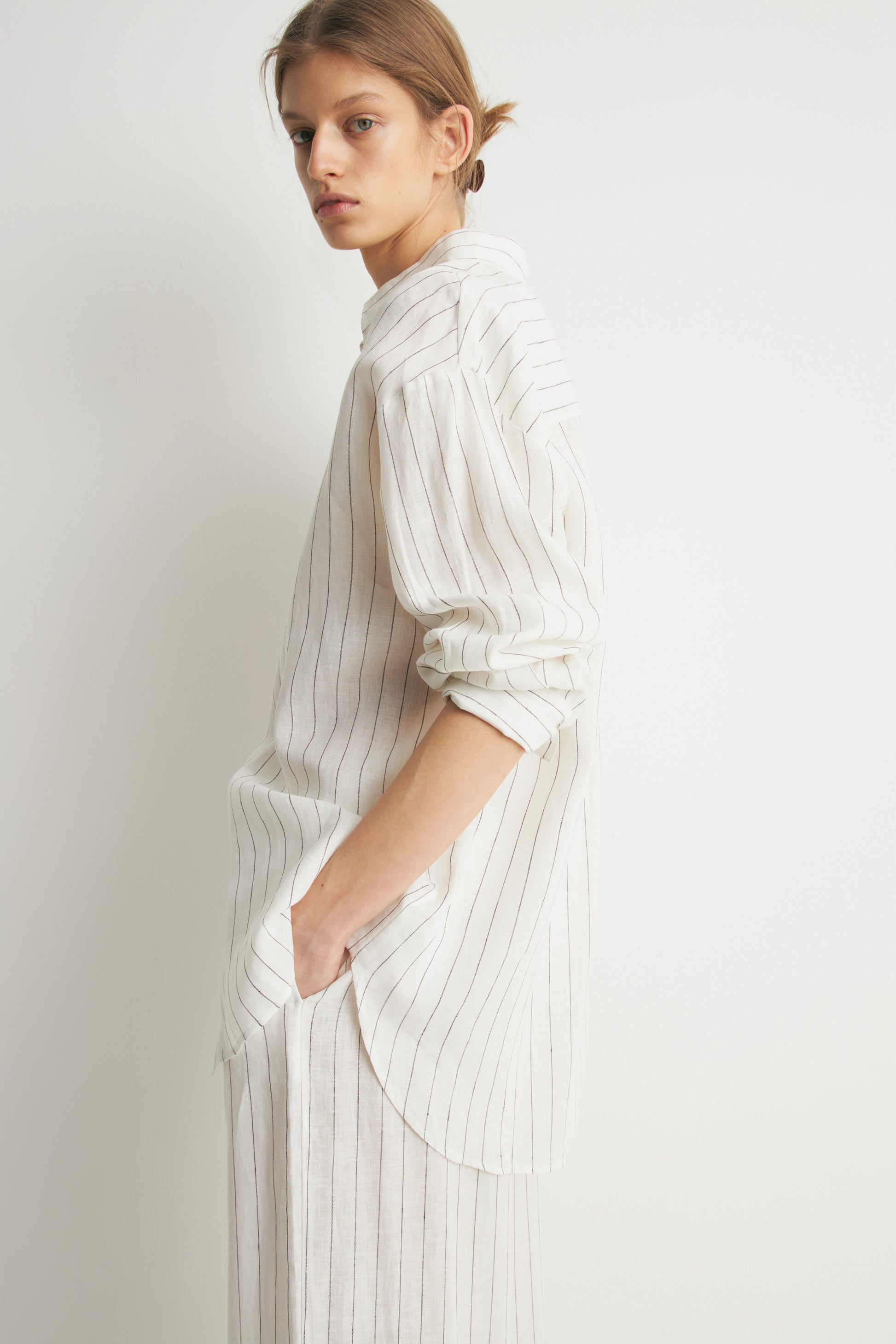WHITE/BEIGE