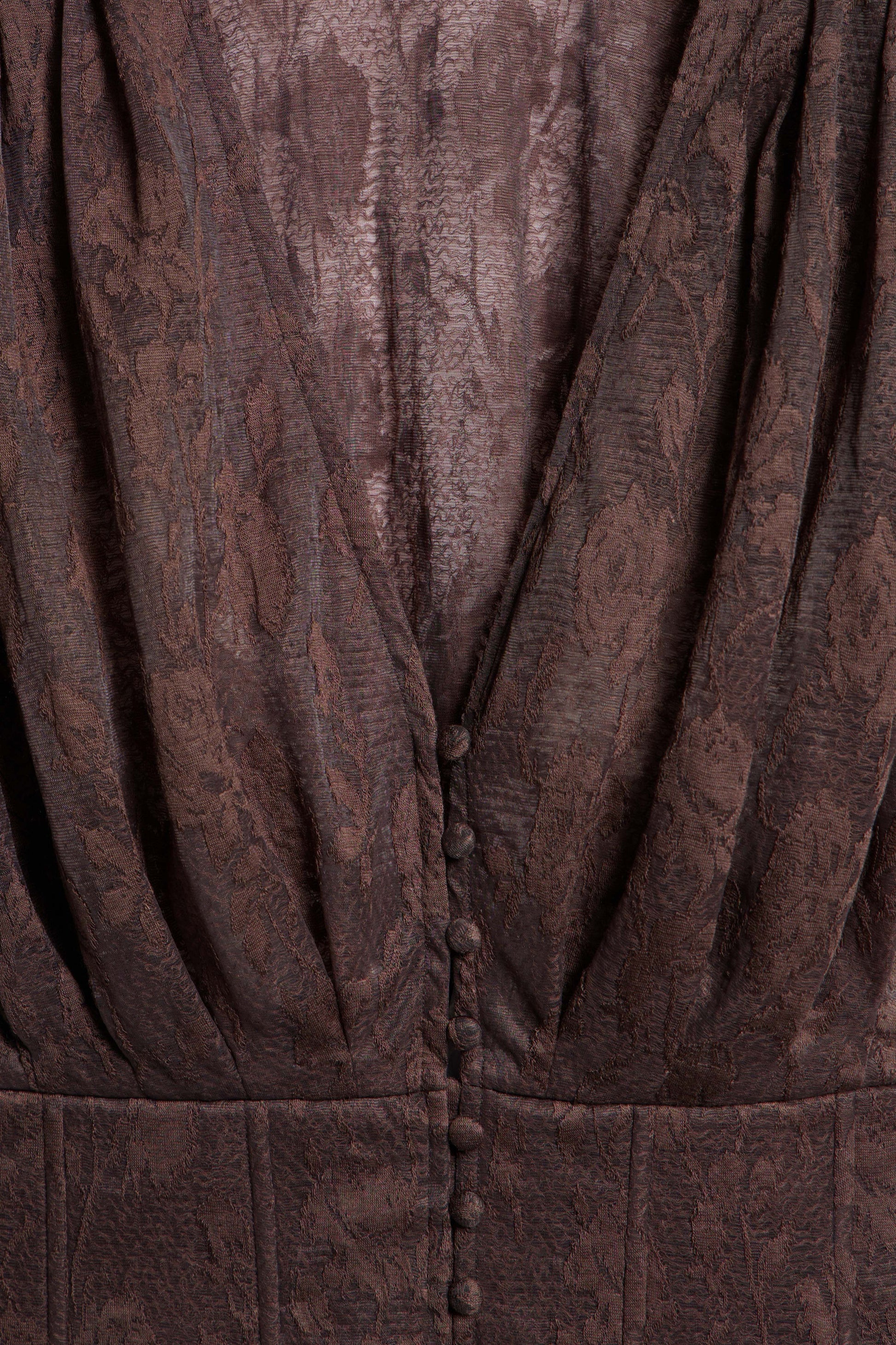 DARK BROWN