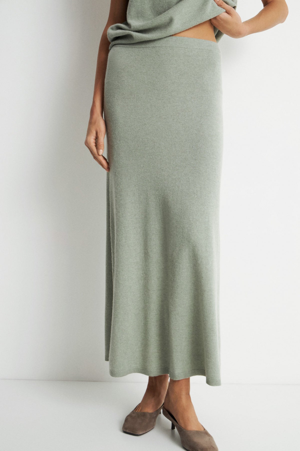 GRAY-GREEN