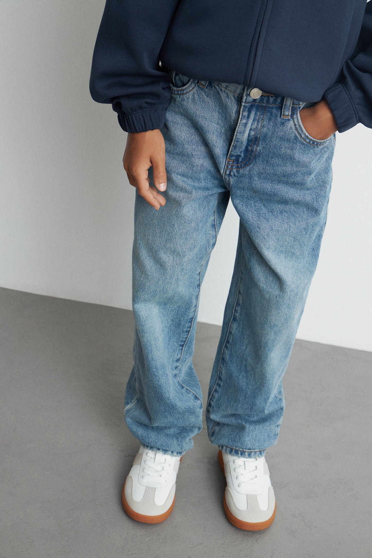 VINTAGE BLUE