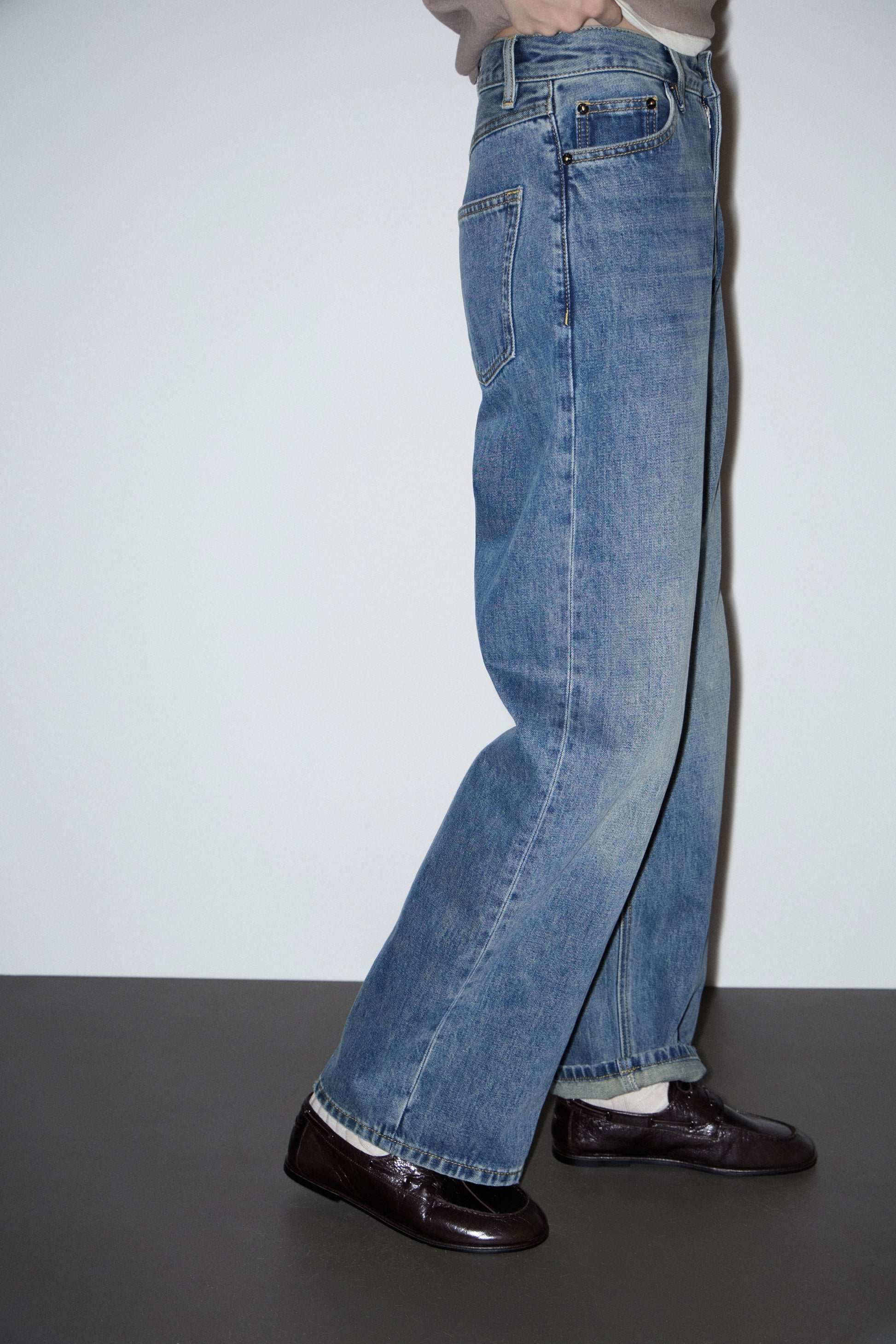 VINTAGE BLUE