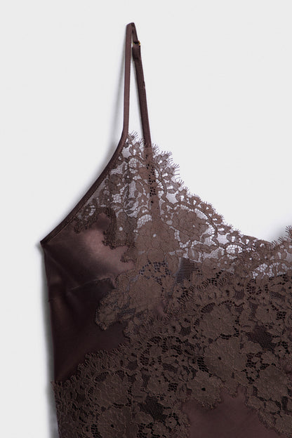 DARK BROWN