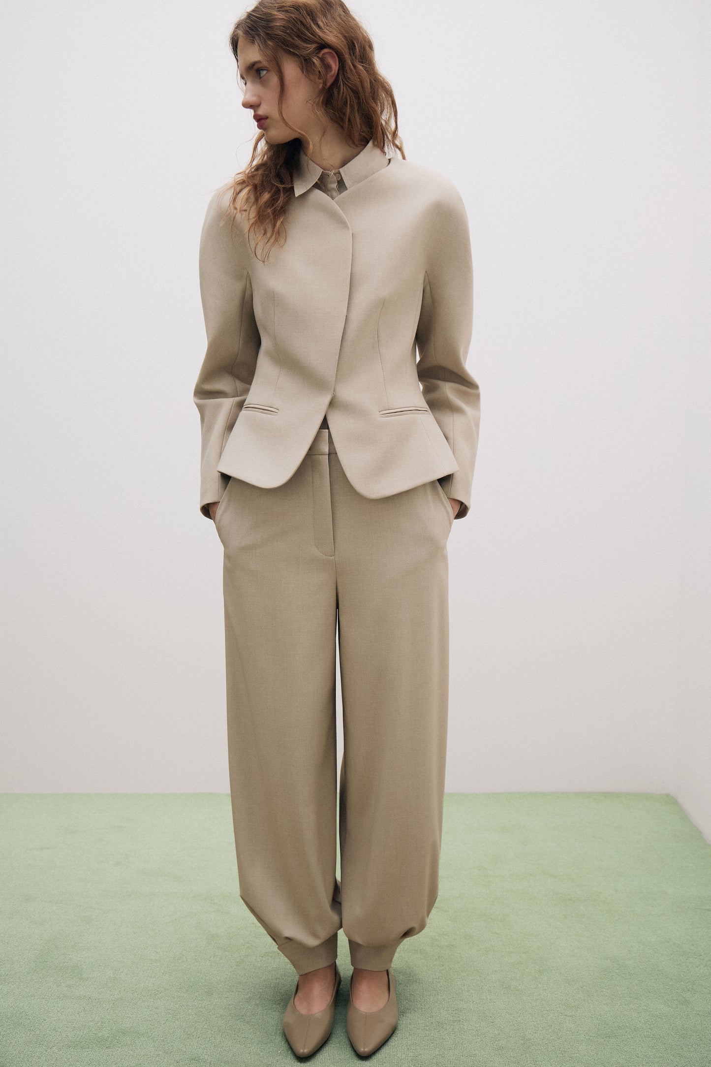 GREY BEIGE