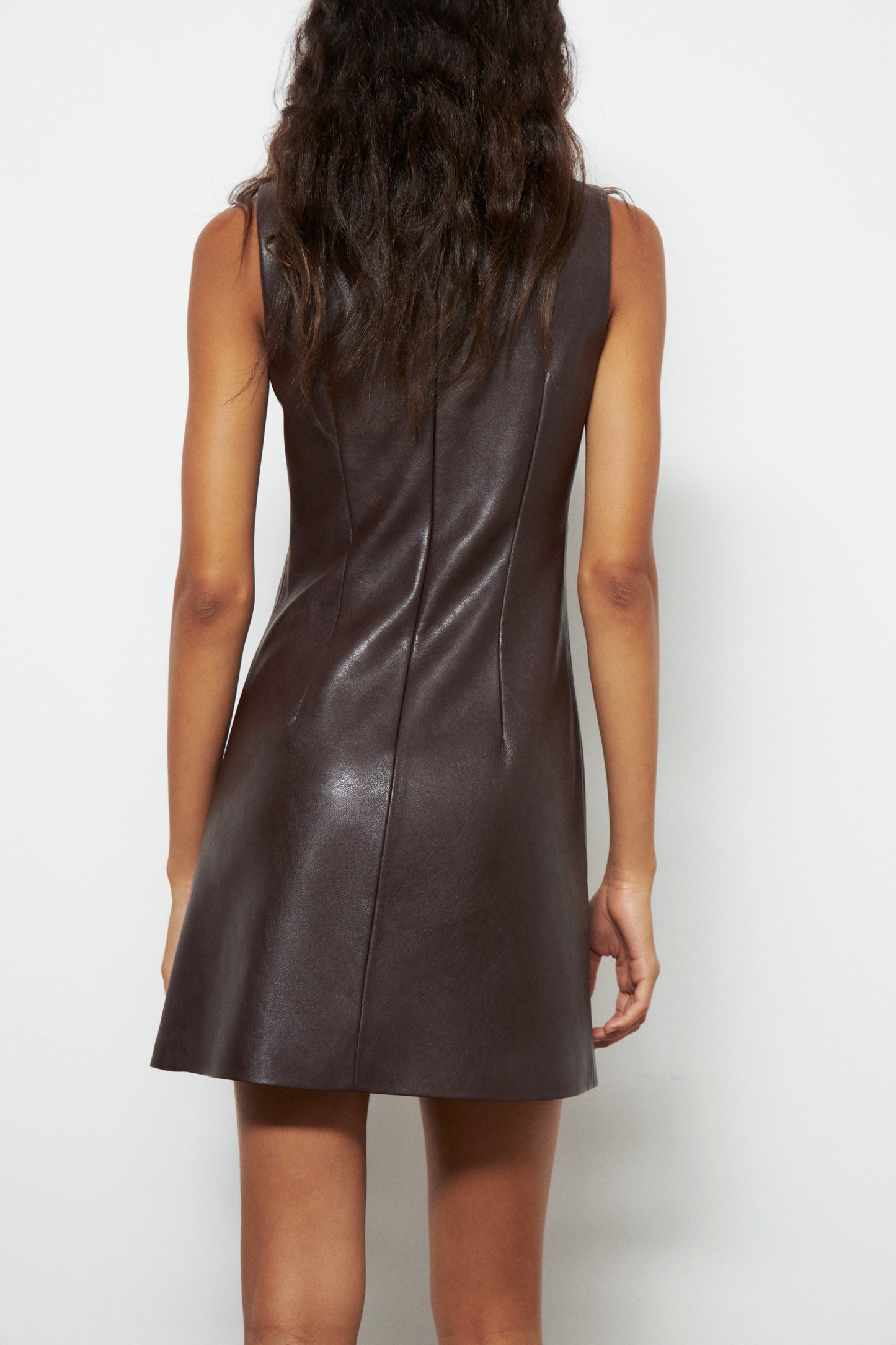 DARK BROWN