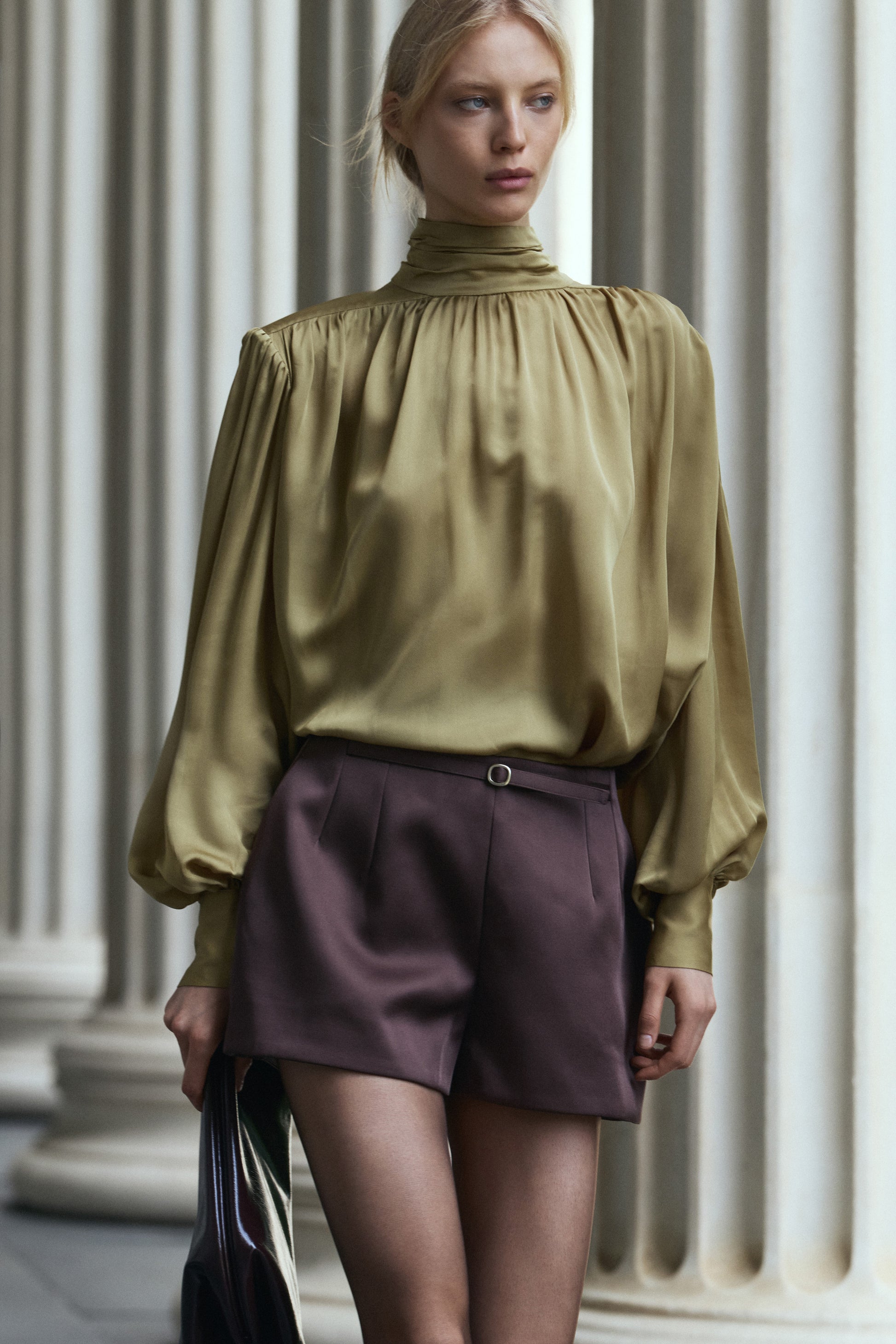 LIGHT OLIVE