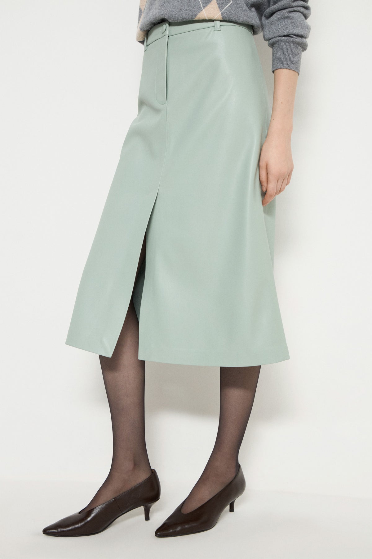 MINERAL GREEN