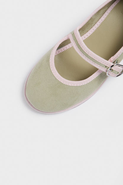 LIGHT OLIVE