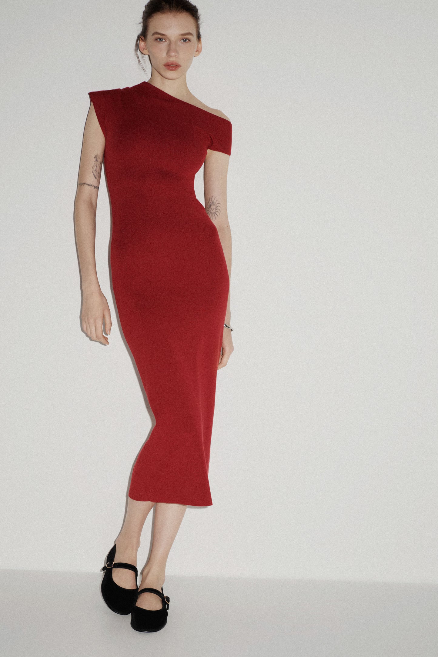 DARK RED