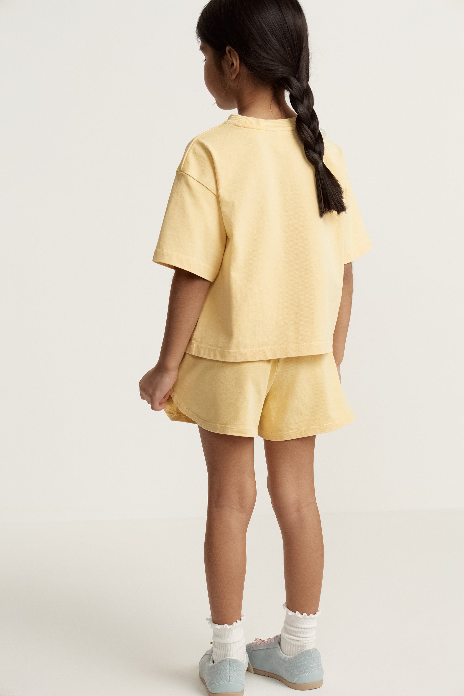 LIGHT YELLOW