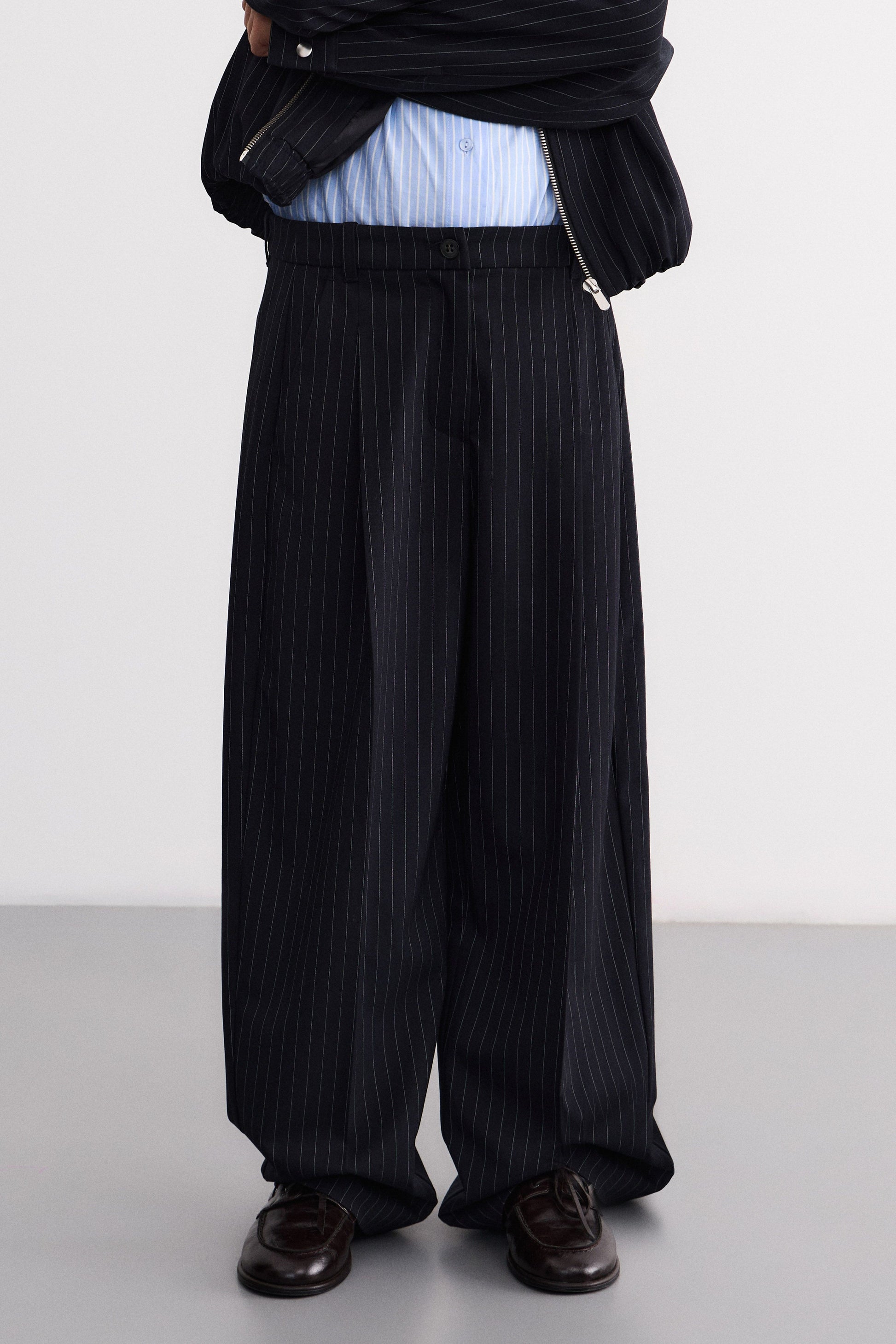 DARK BLUE/WHITE