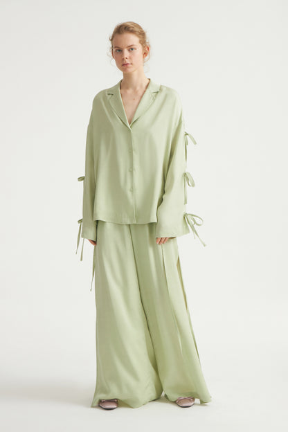 LIGHT GREEN