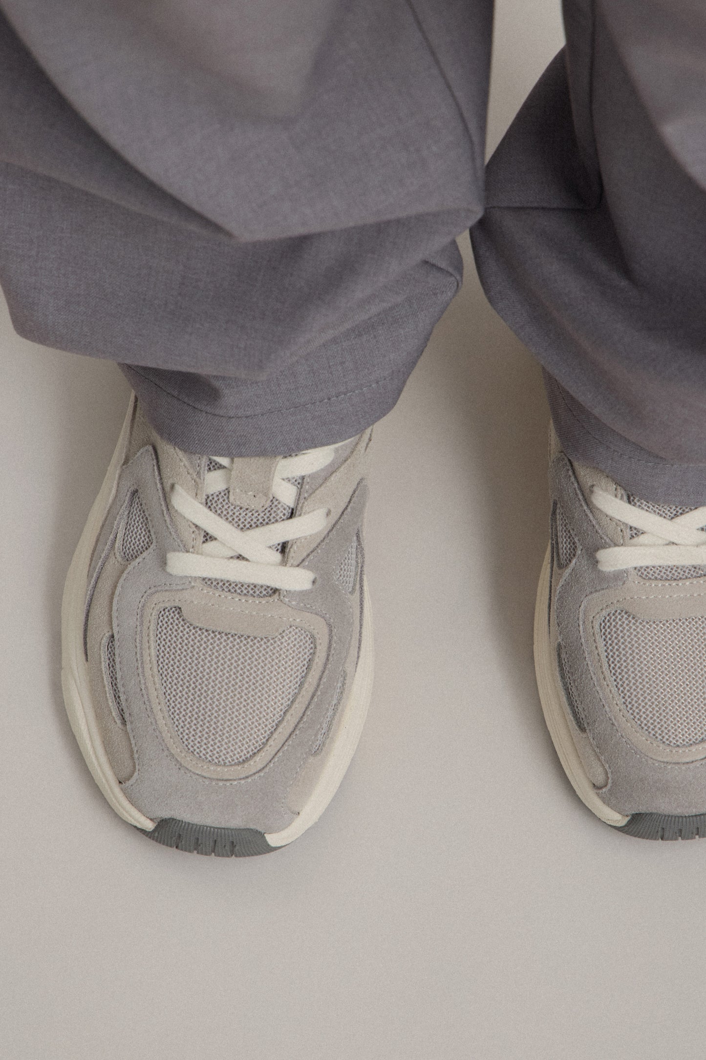 GREY BEIGE