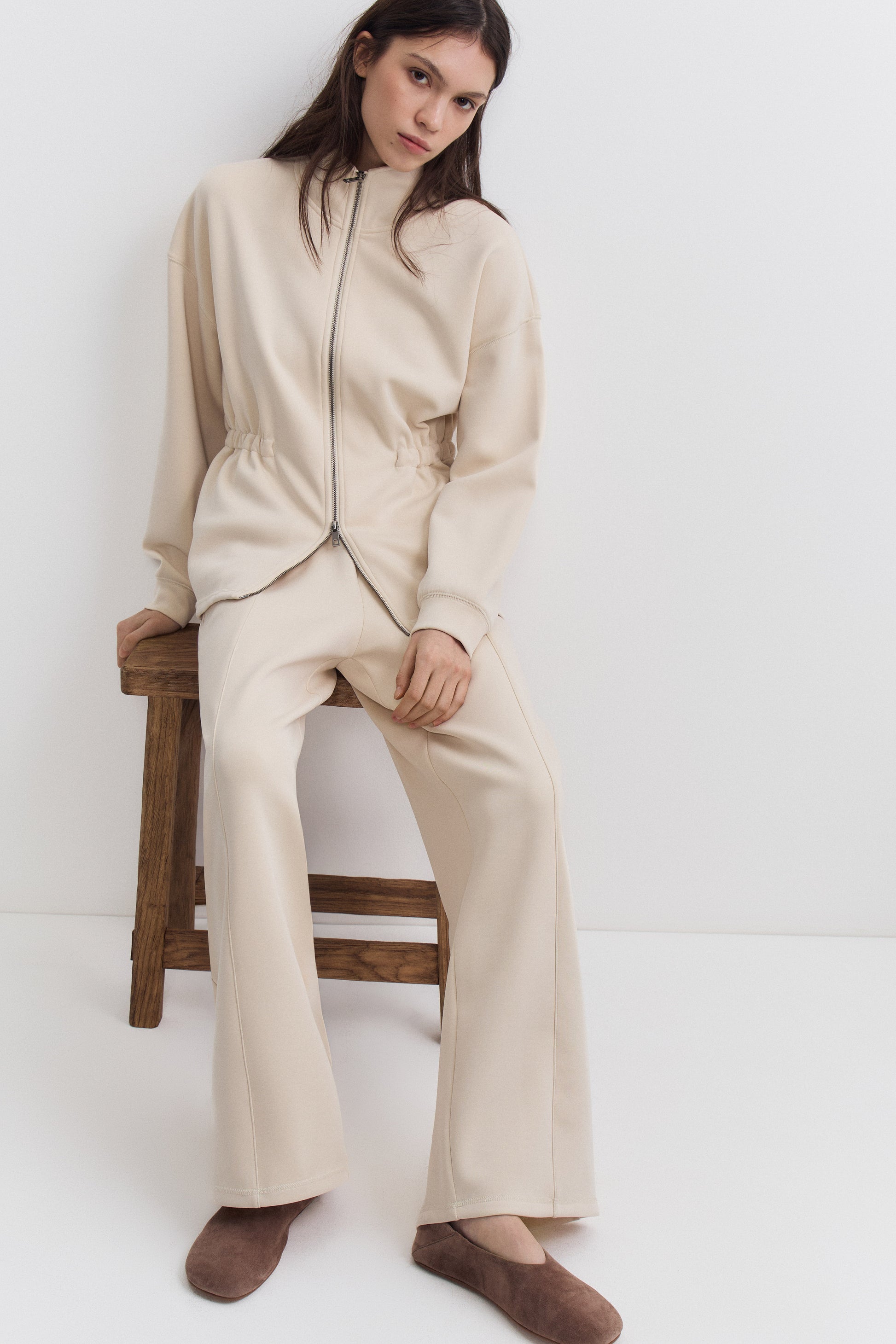 DARK BEIGE