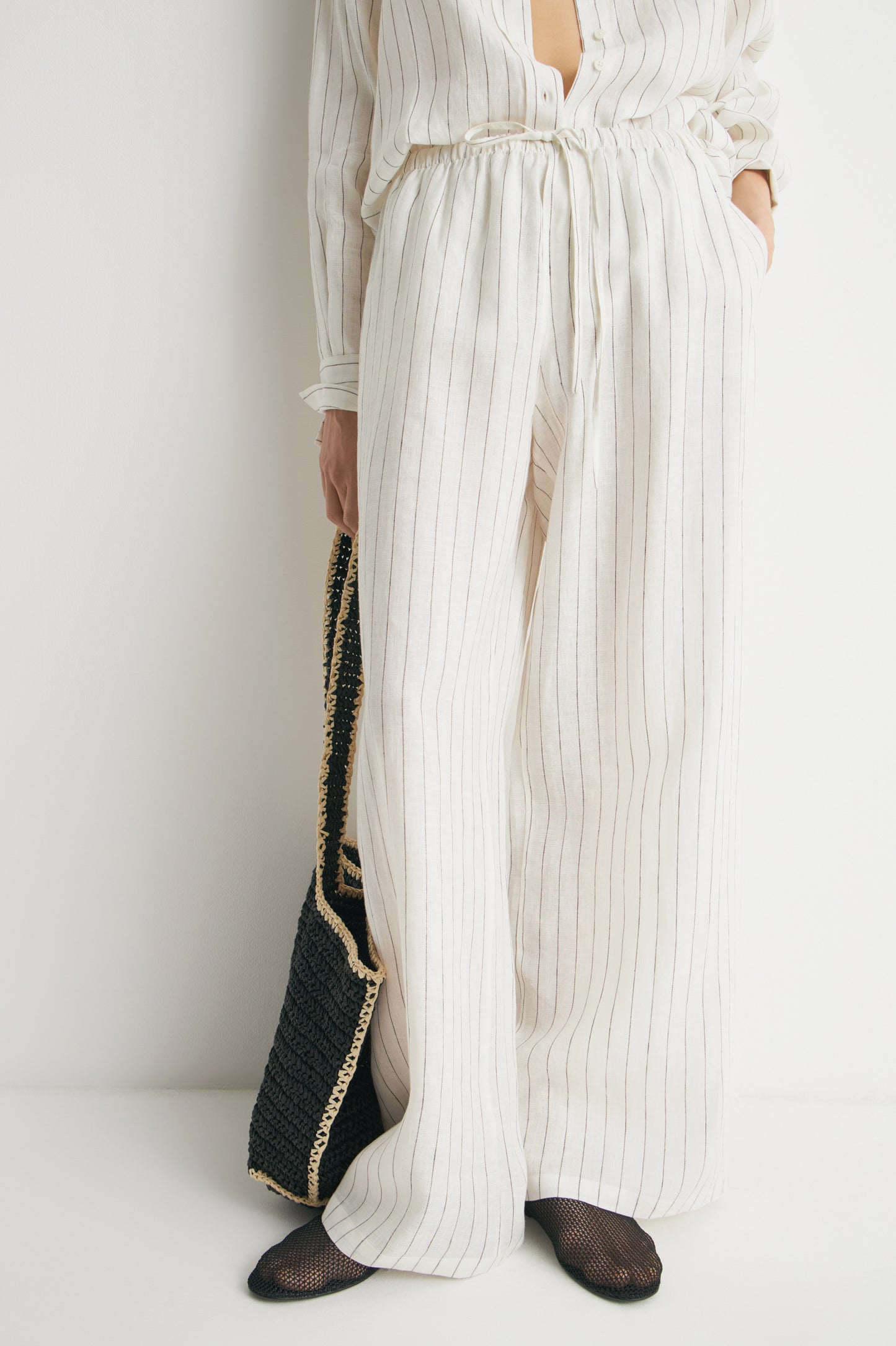 WHITE/BEIGE