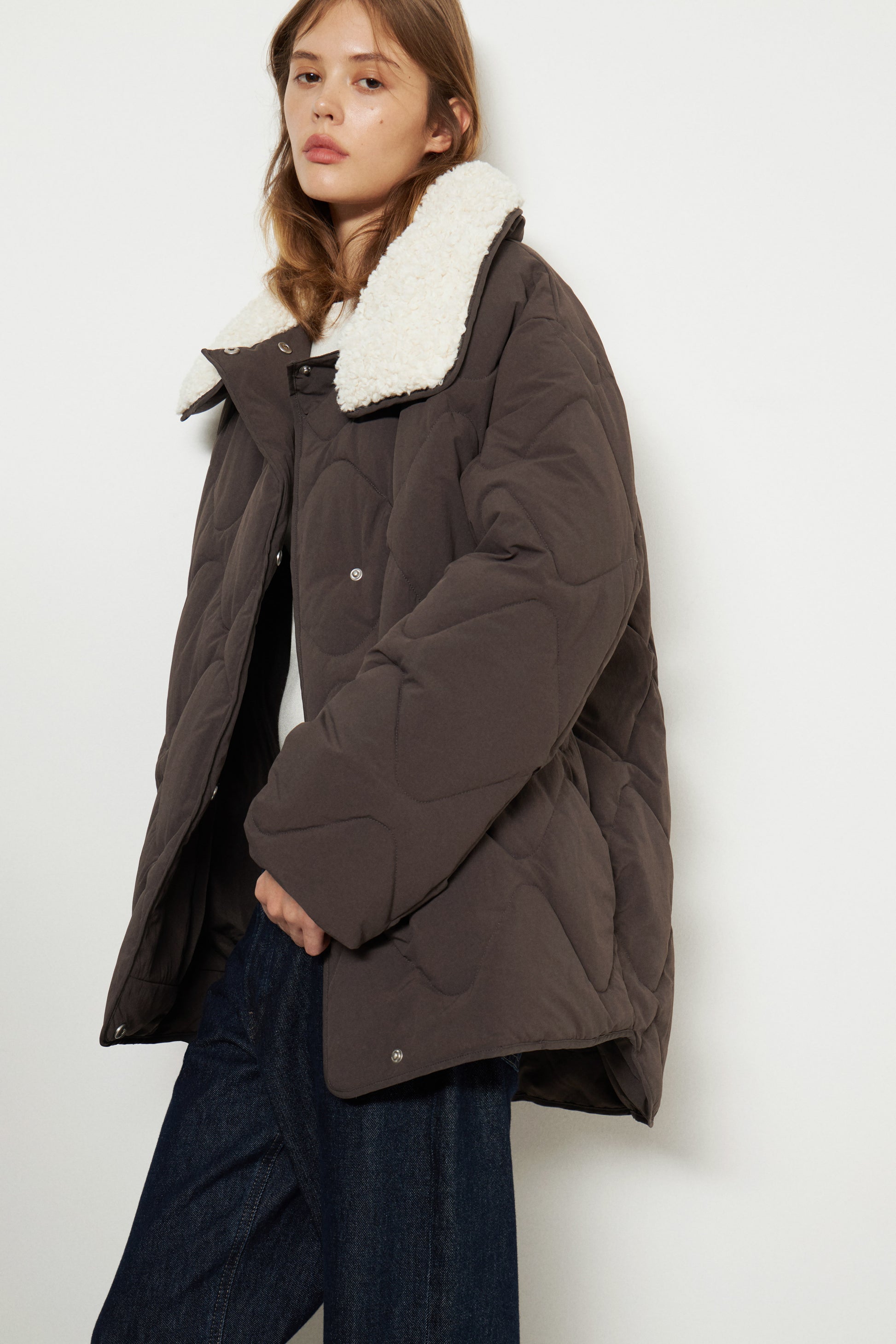DARK BROWN