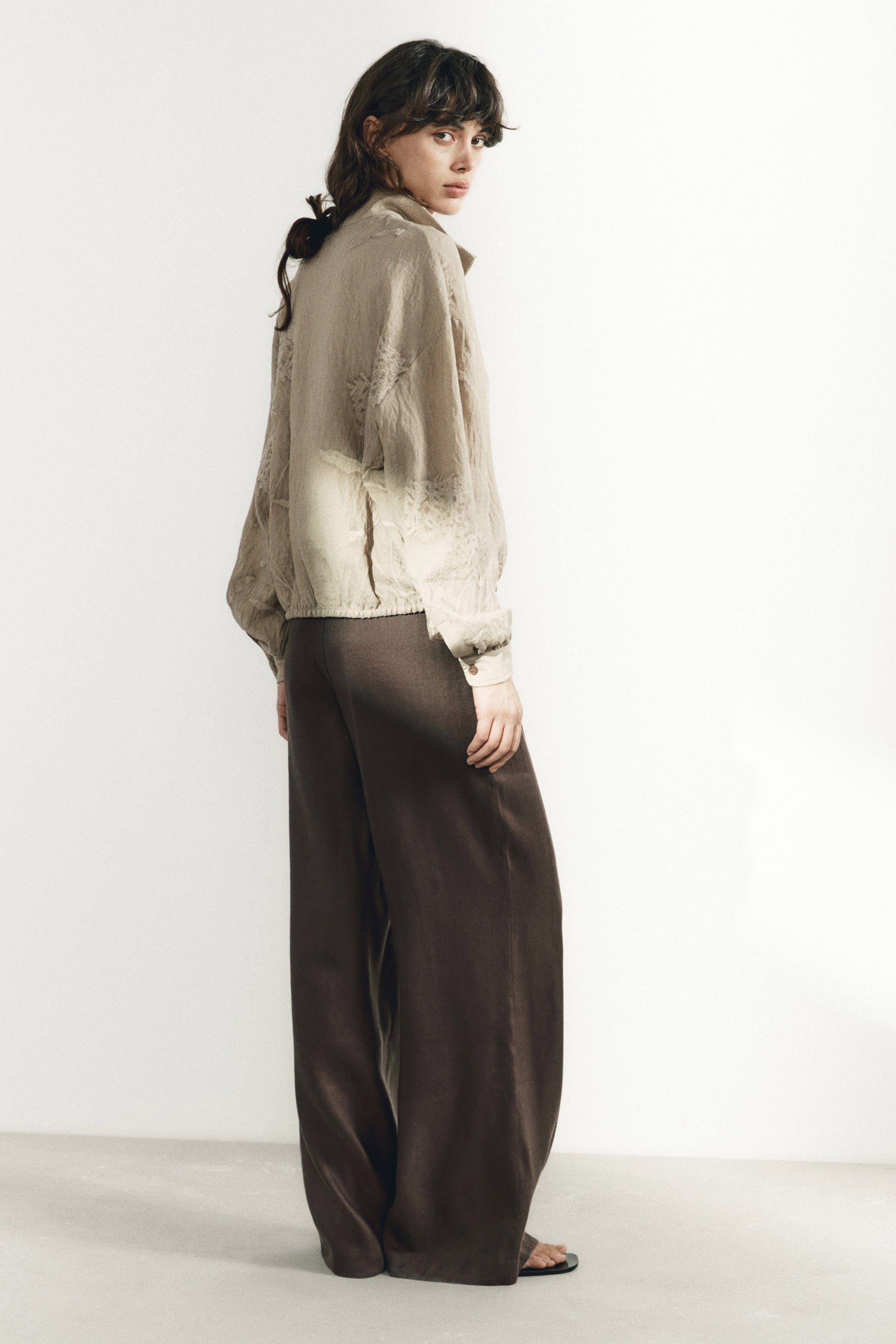 GREY BEIGE