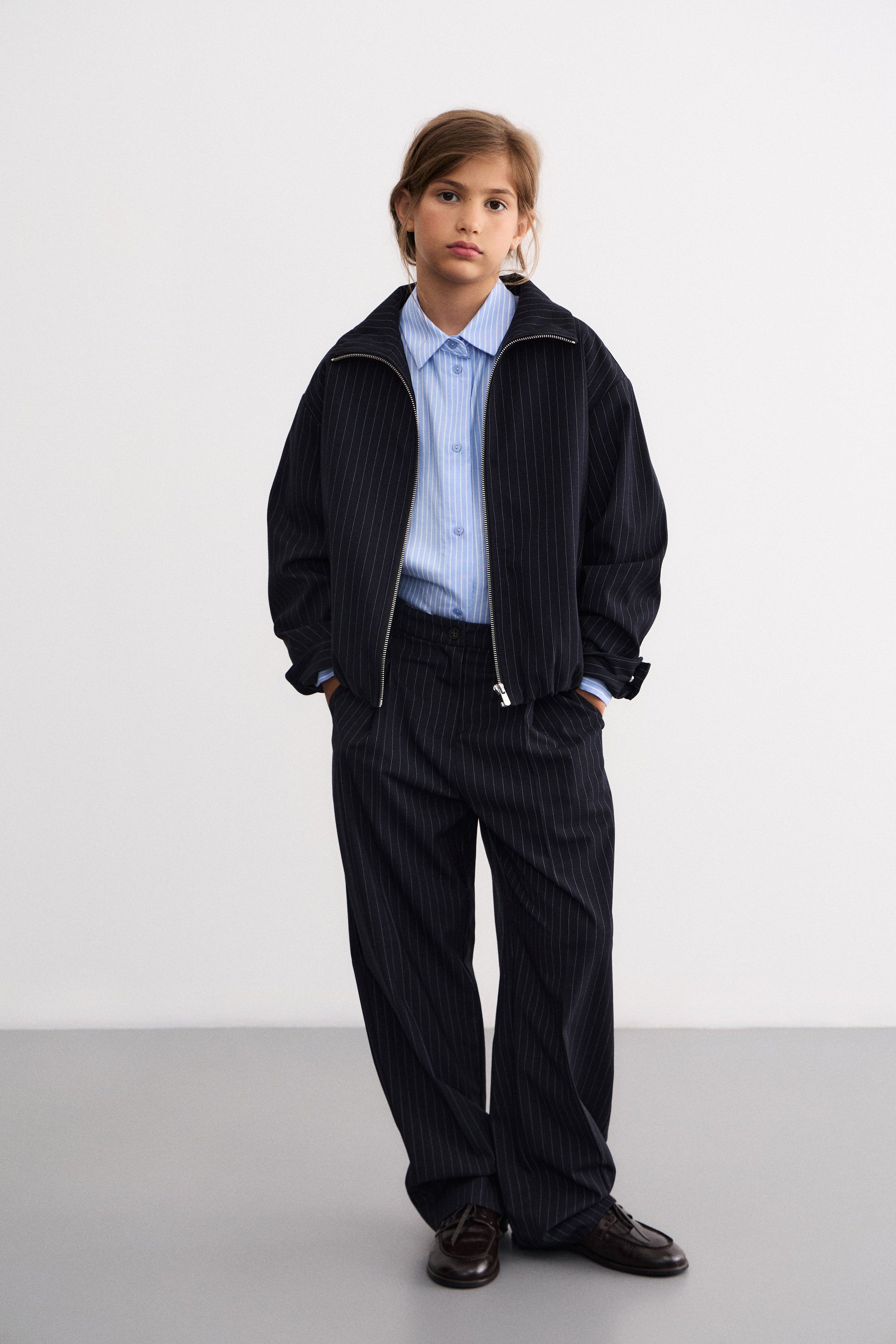 DARK BLUE/WHITE