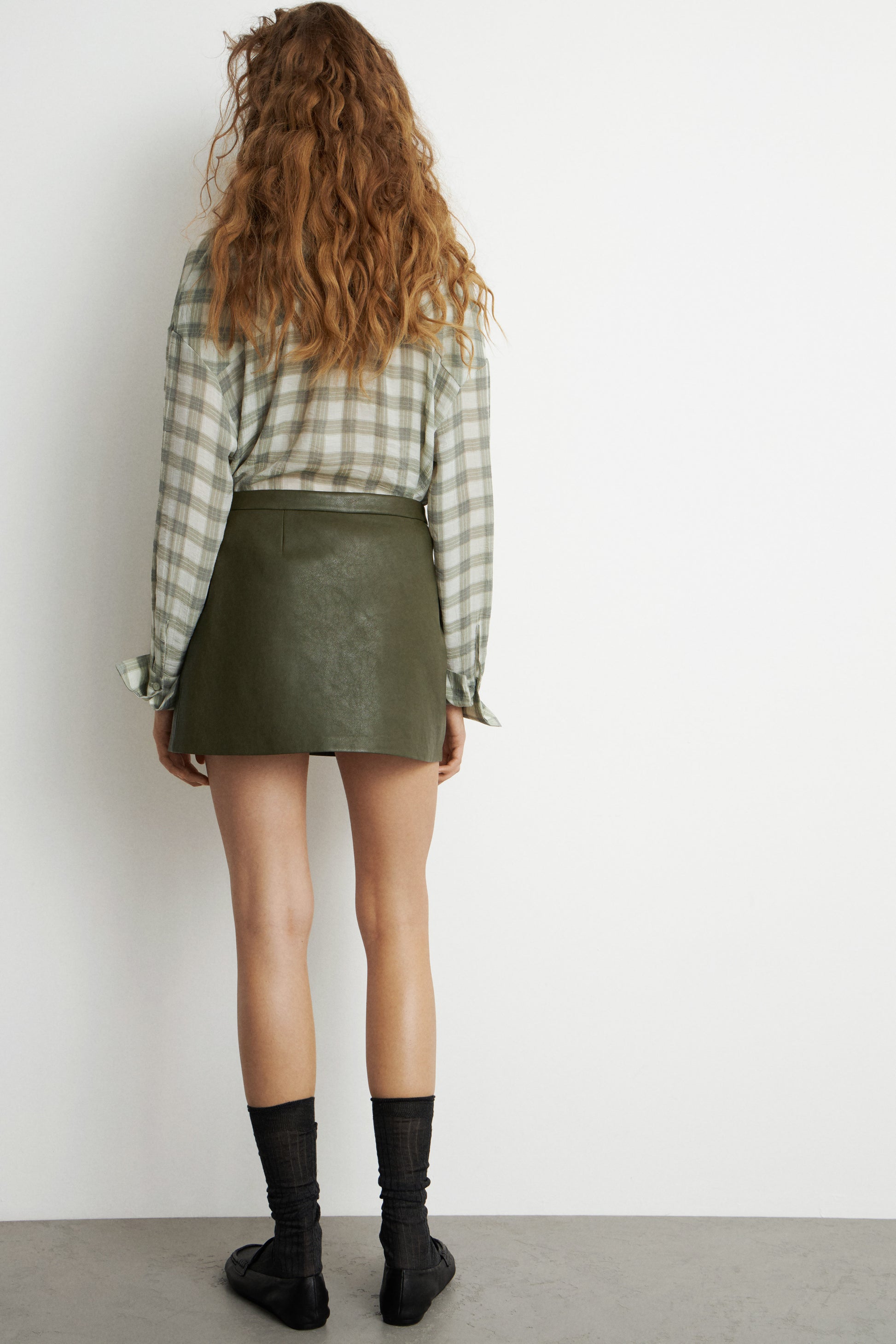 DARK GREEN