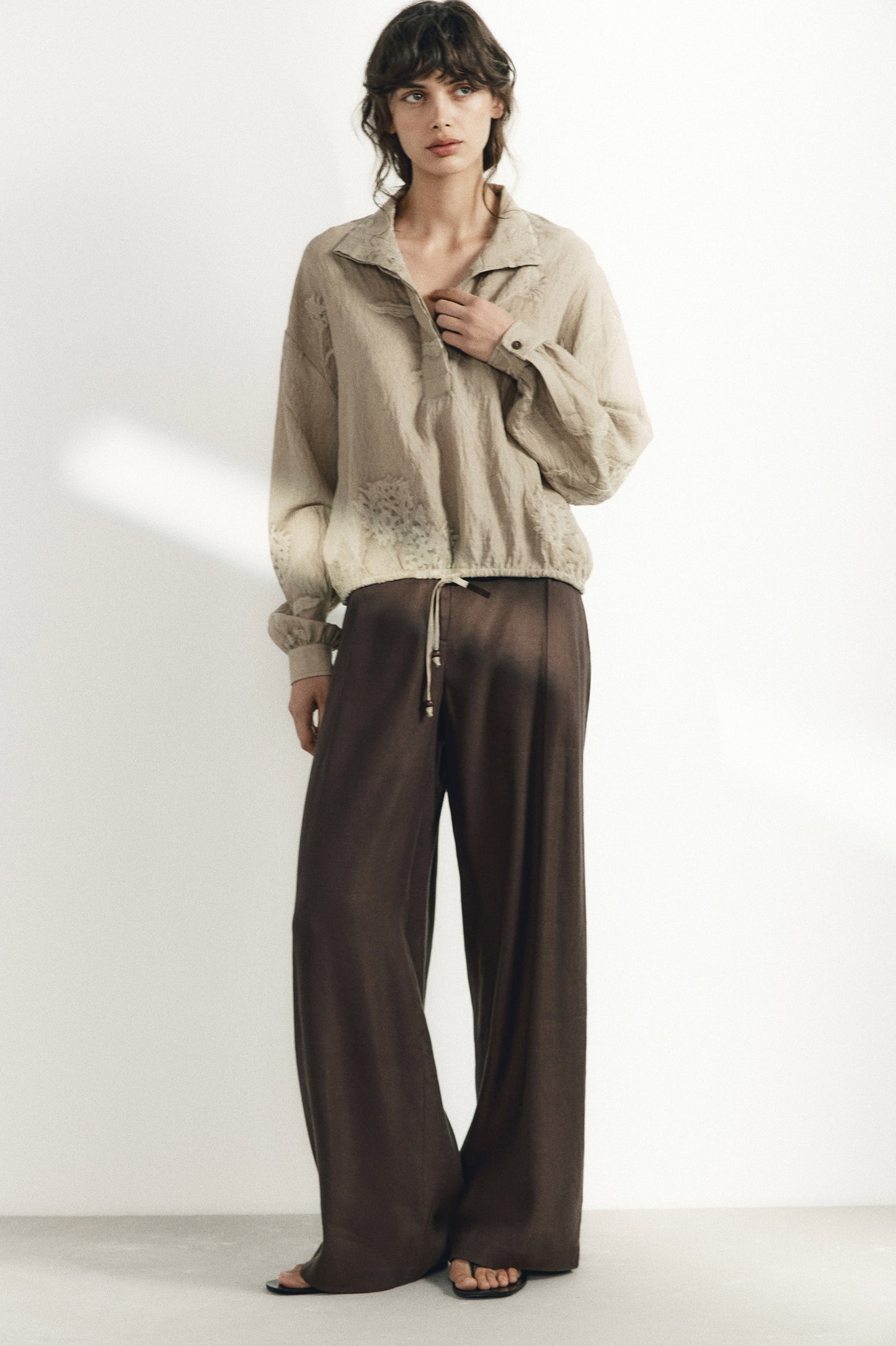 GREY BEIGE