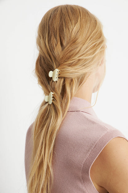 LIGHT YELLOW
