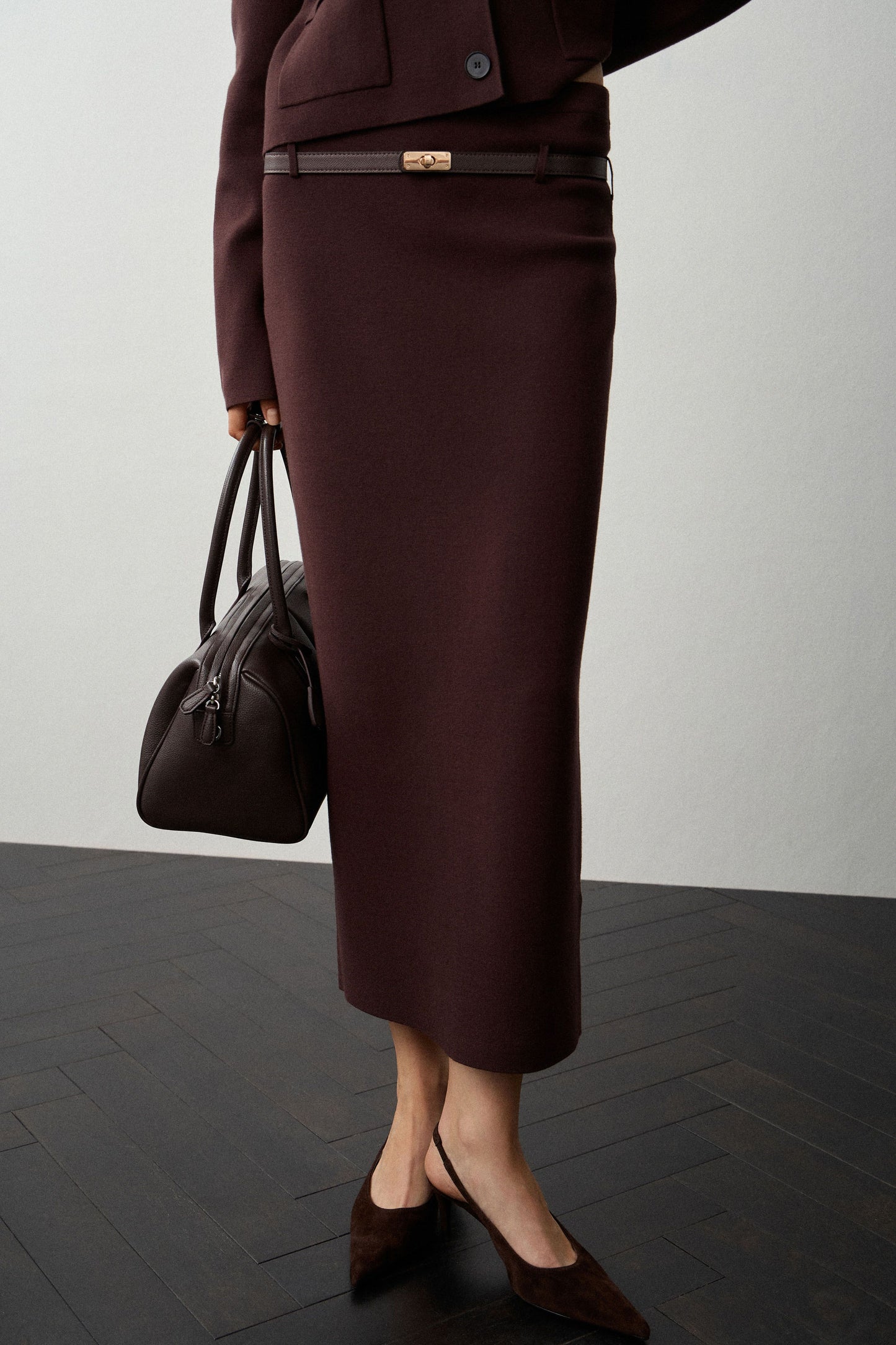 DARK BROWN