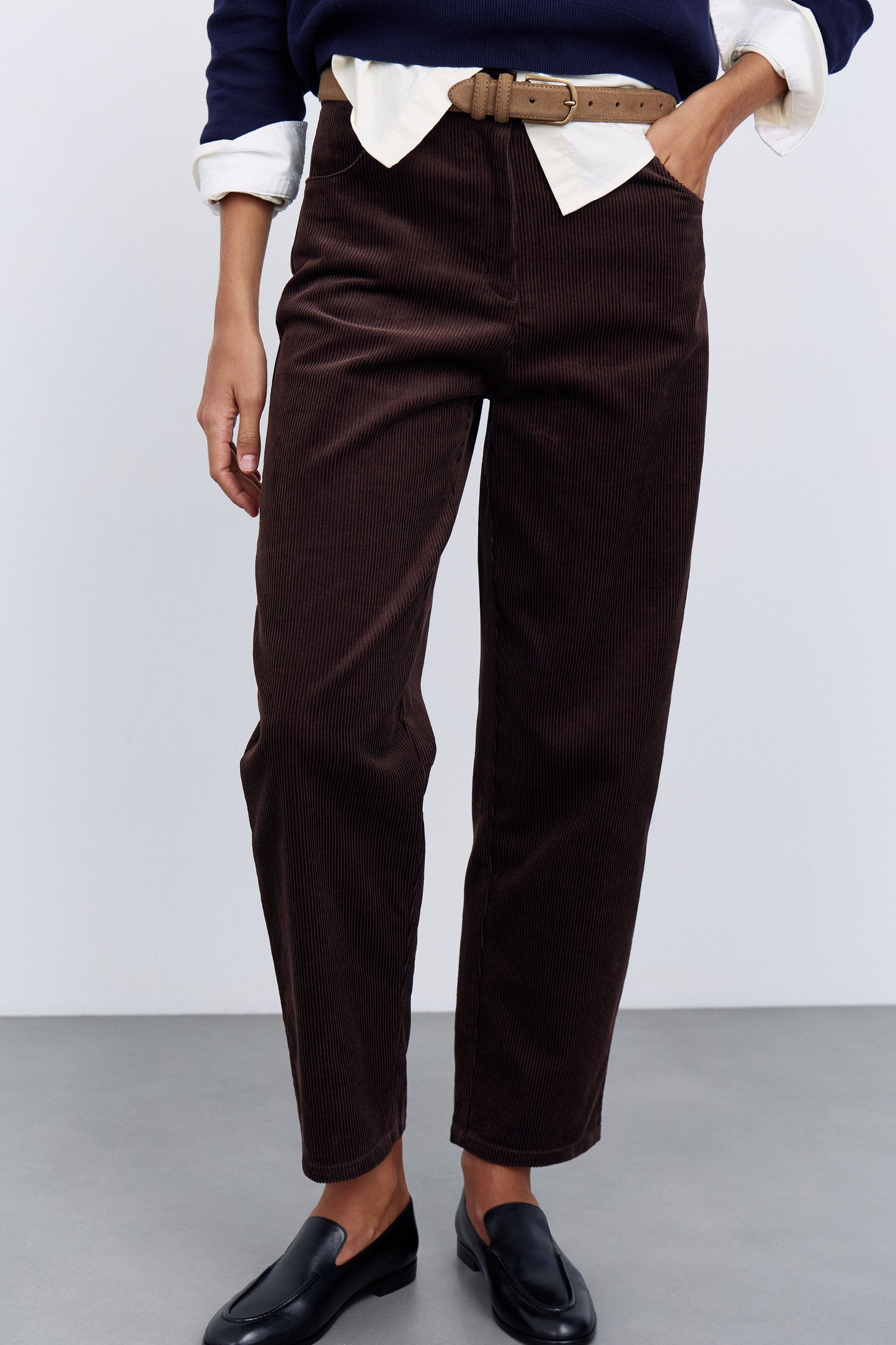 DARK BROWN