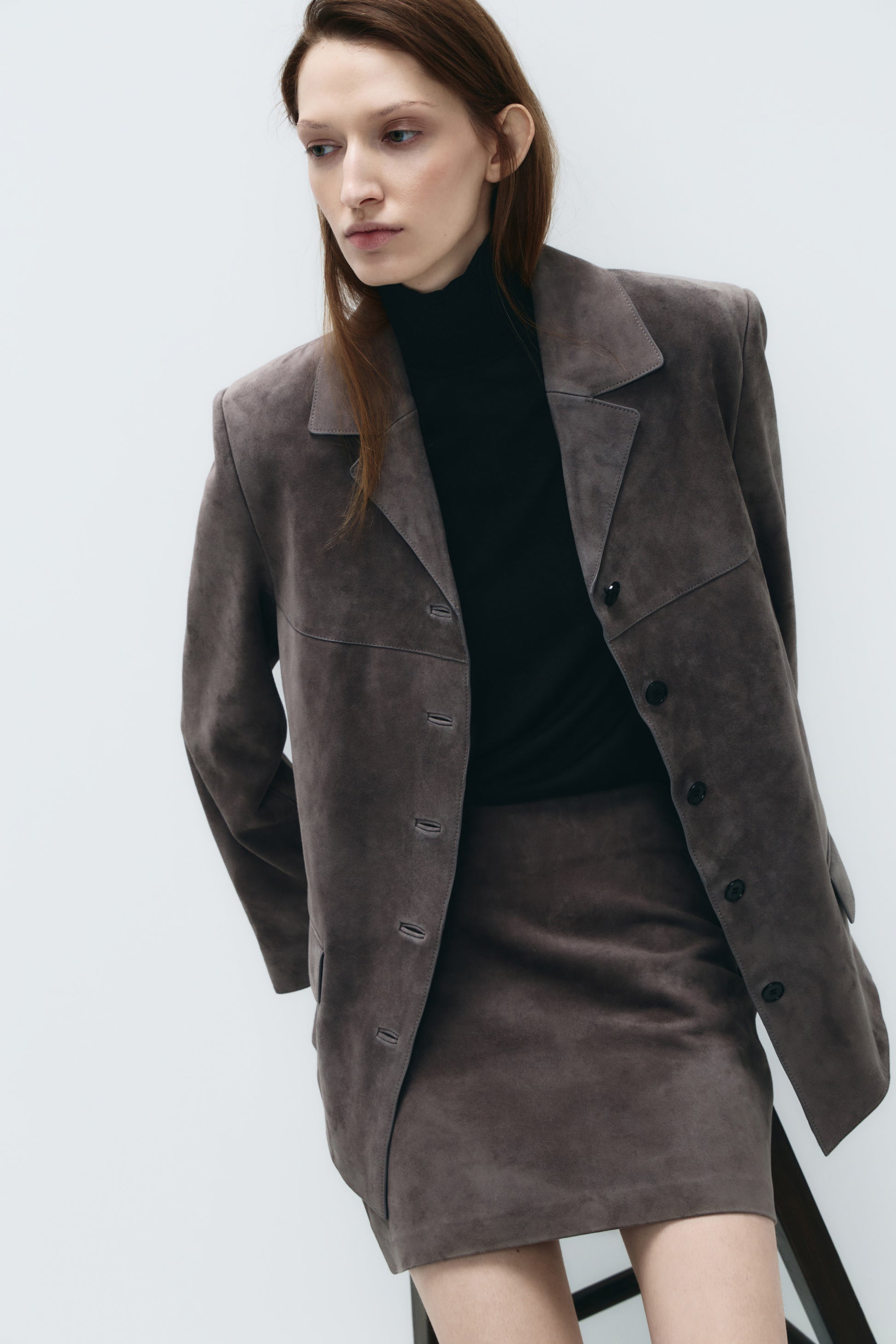 DARK BROWN