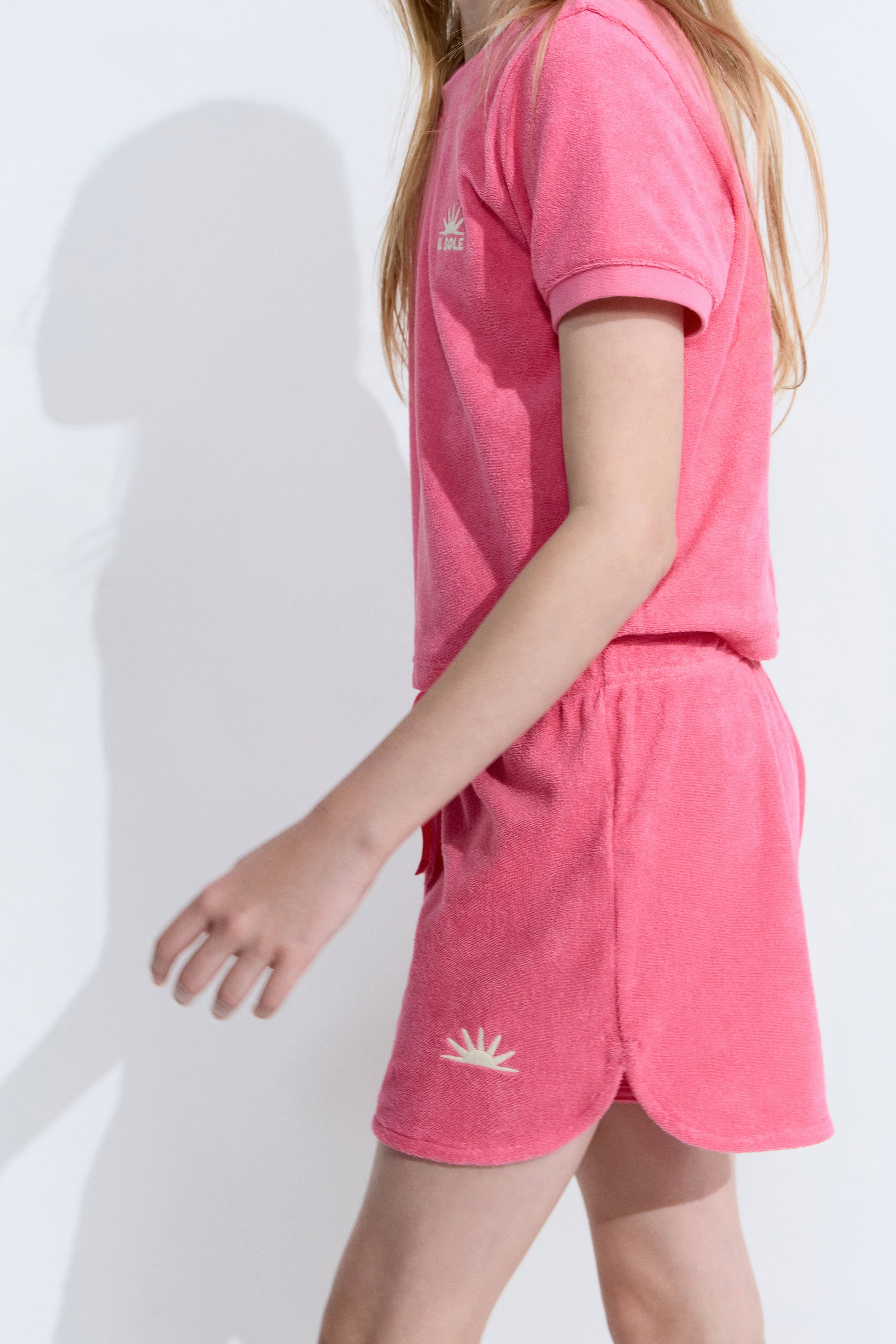 BRIGHT PINK
