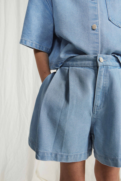 LIGHT BLUE