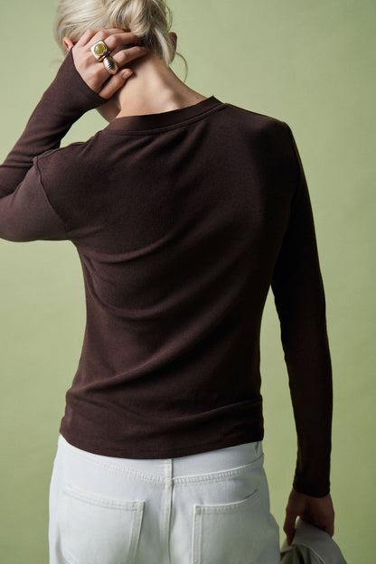 DARK BROWN