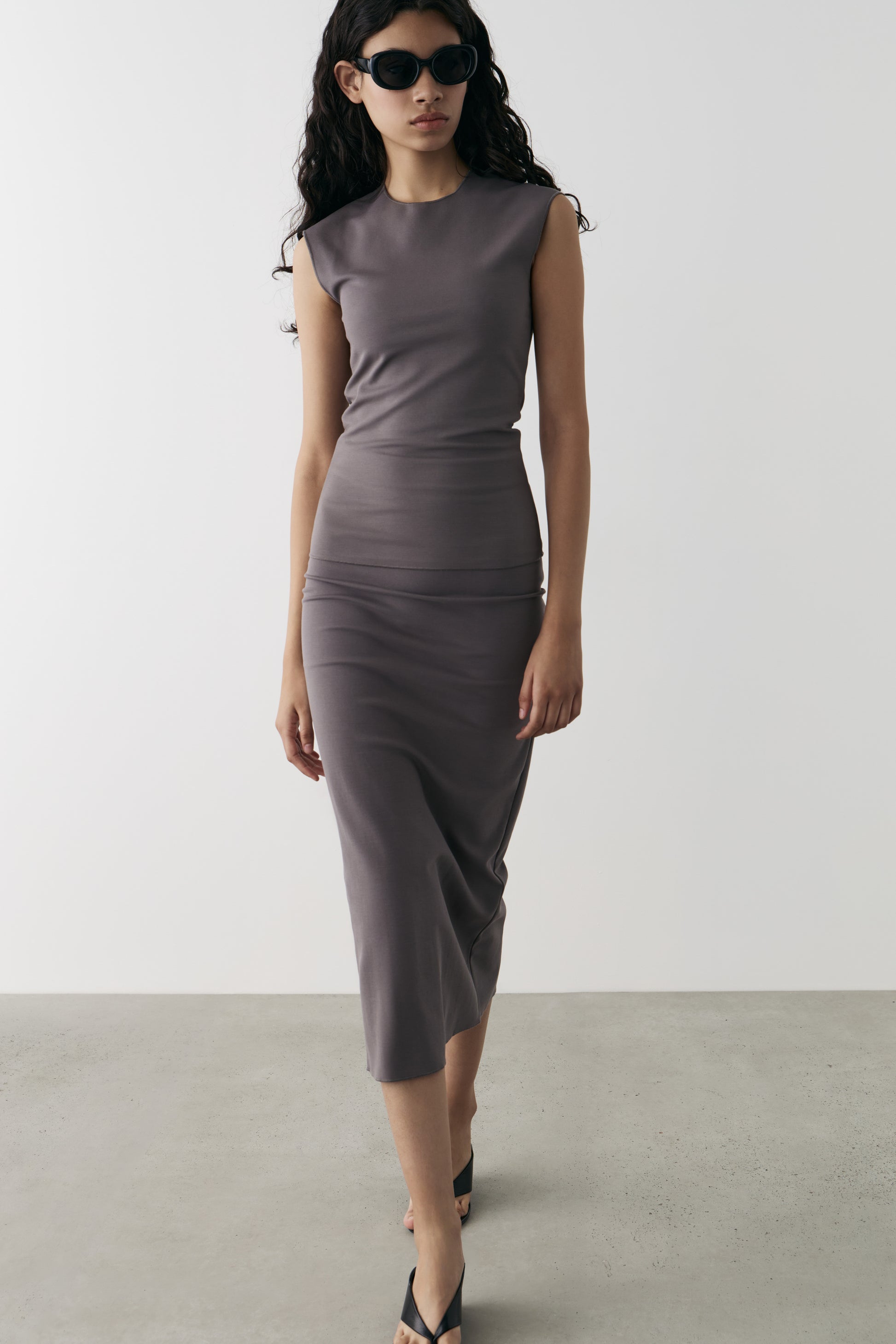 DARK GREY