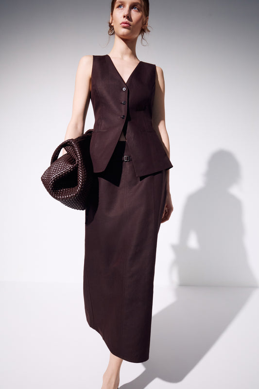 DARK BROWN