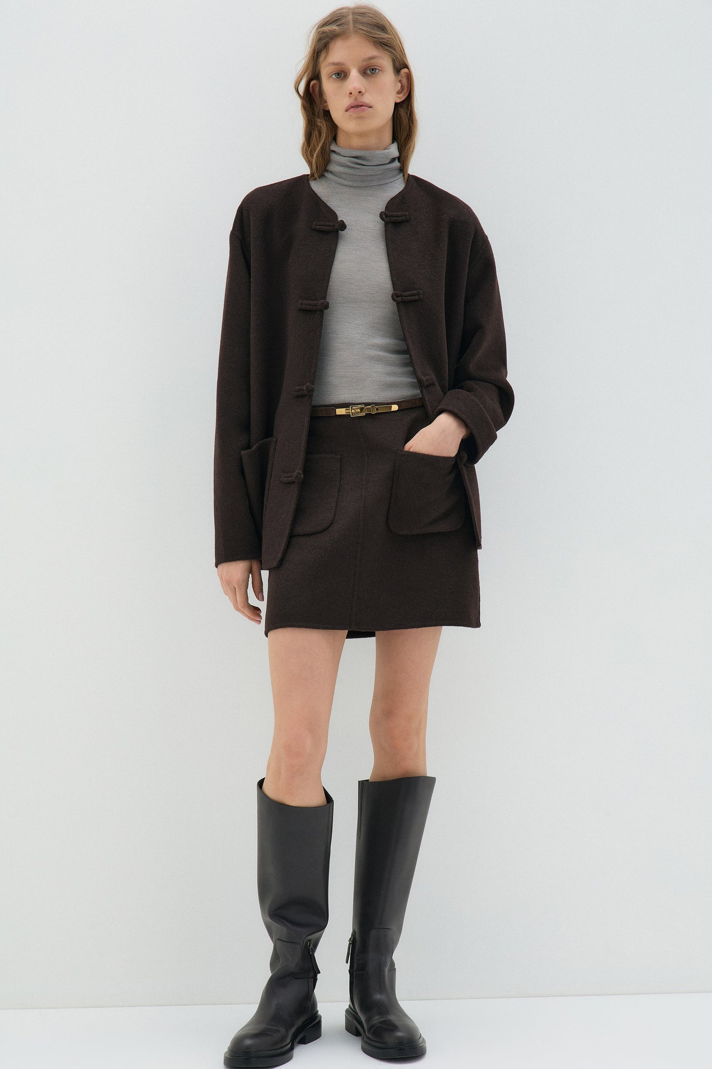 DARK BROWN