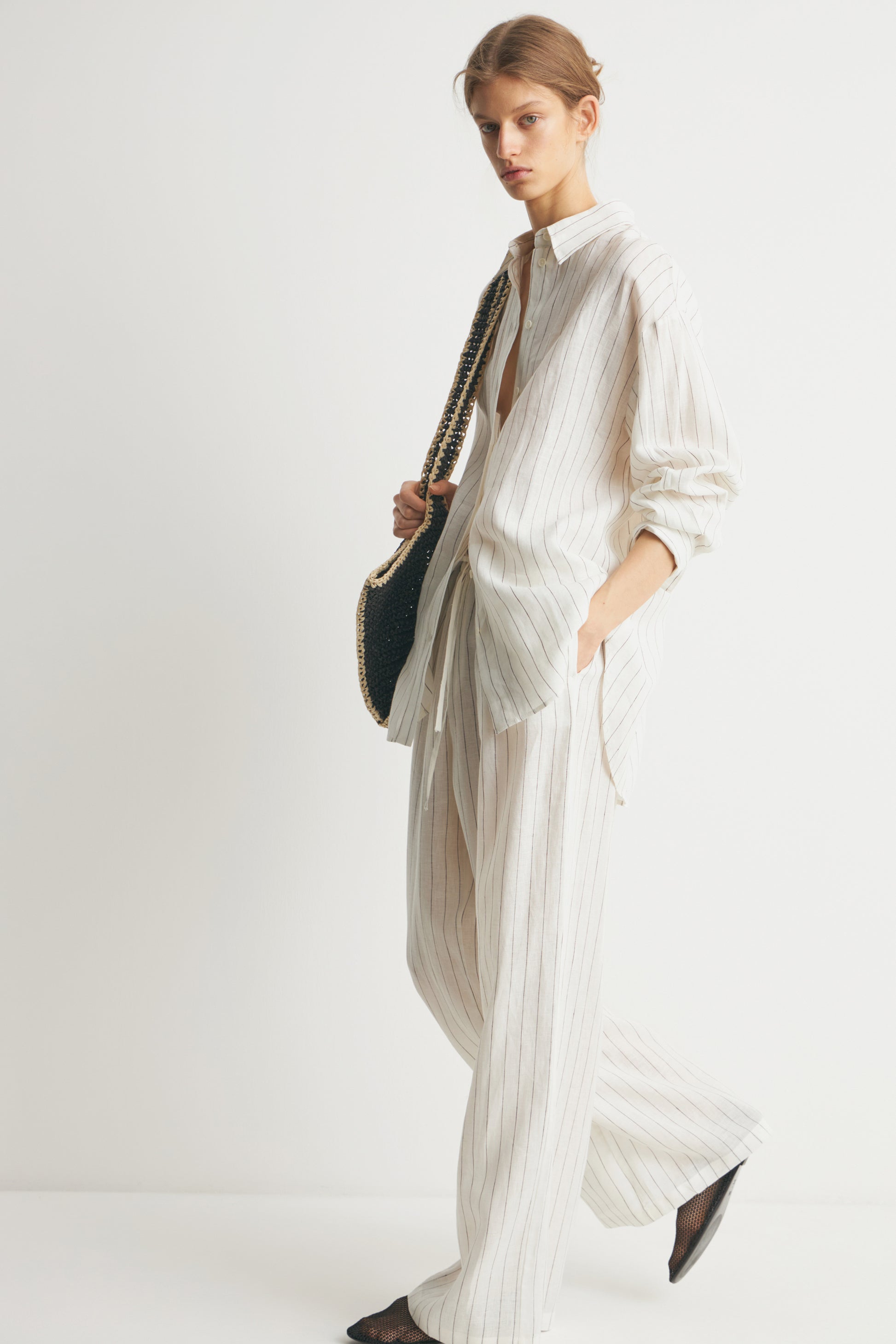 WHITE/BEIGE