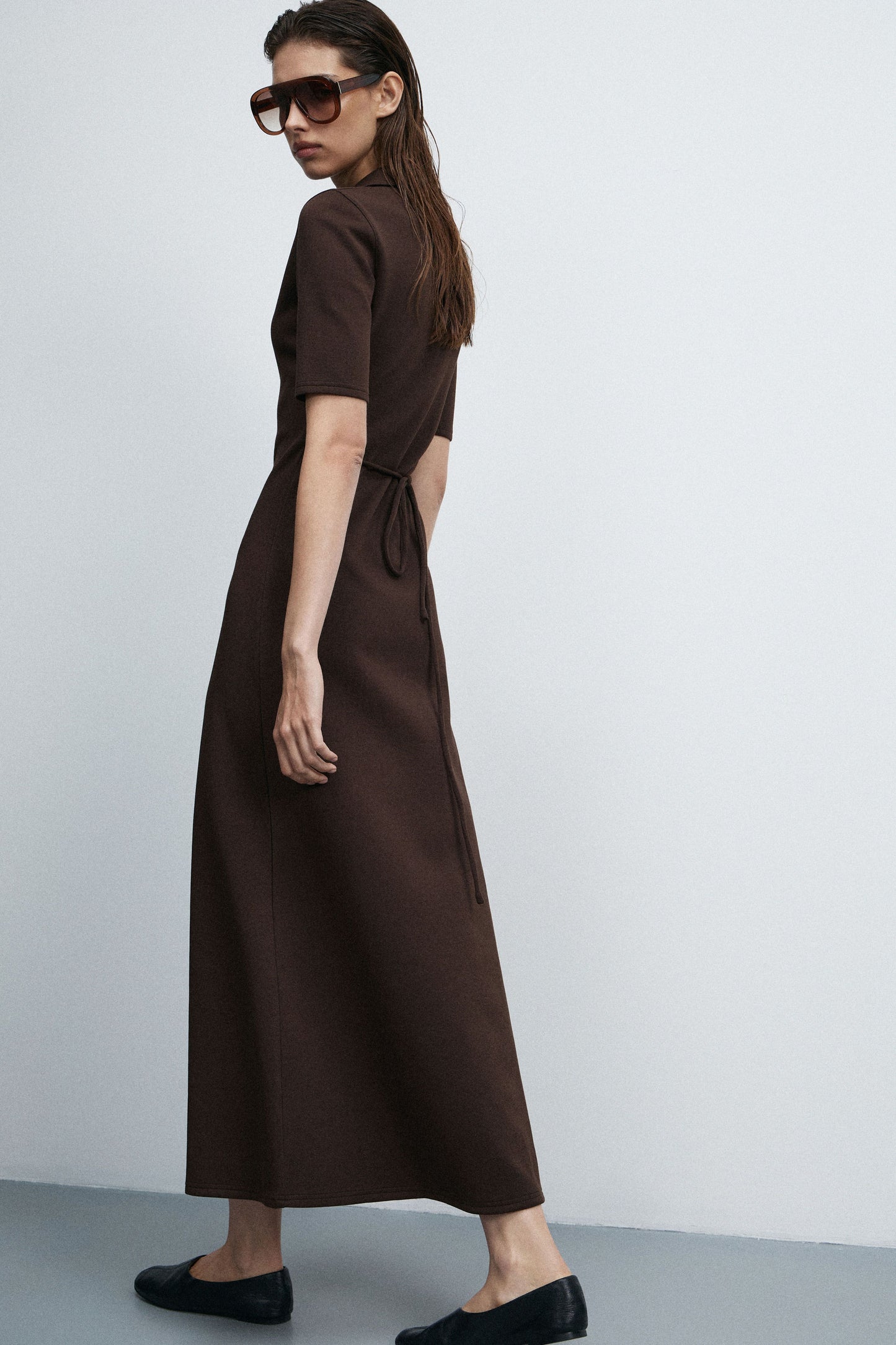 DARK BROWN