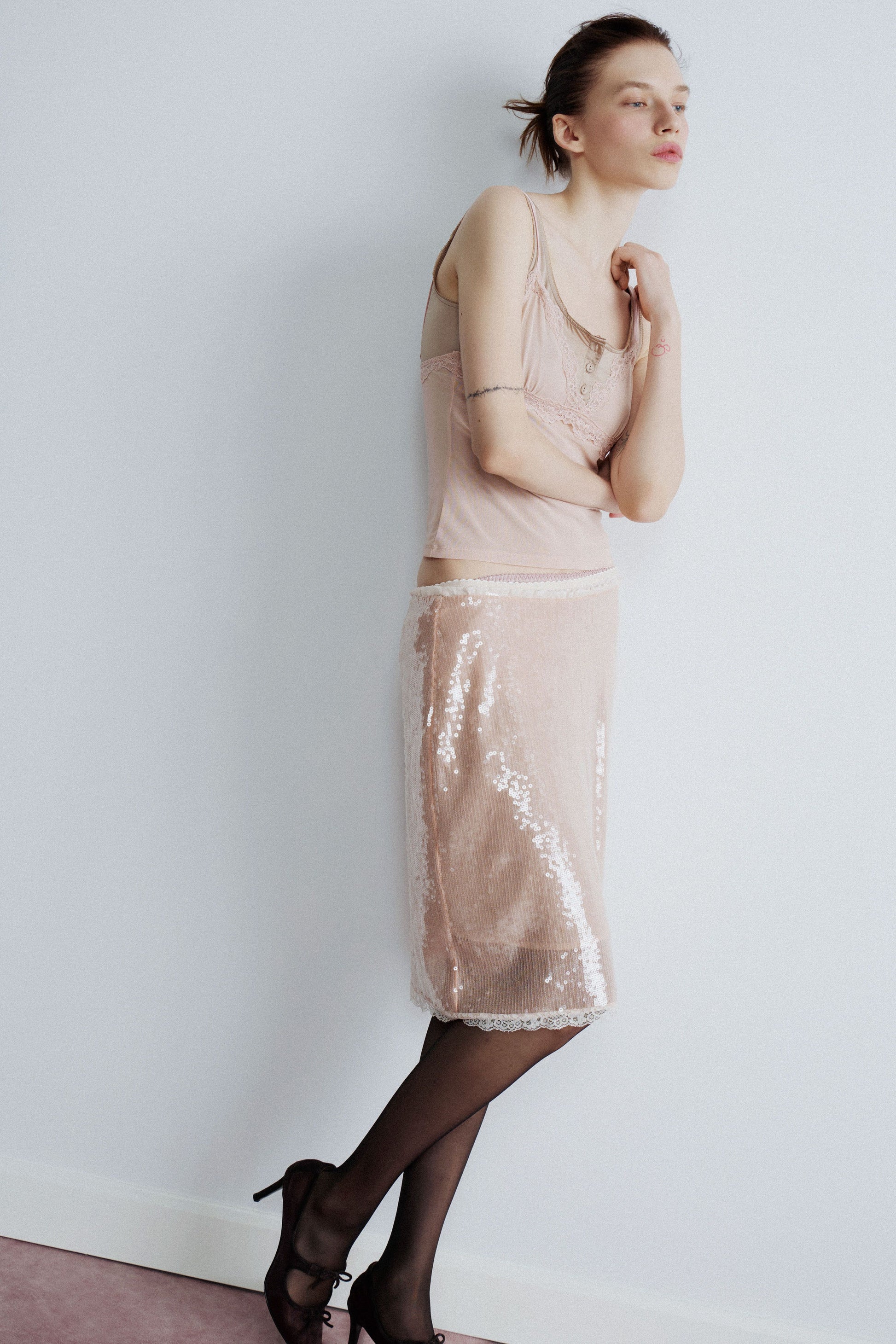 NUDE BEIGE