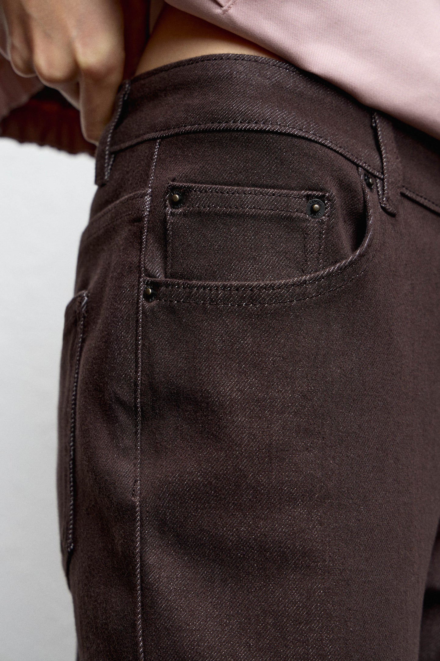 DARK BROWN
