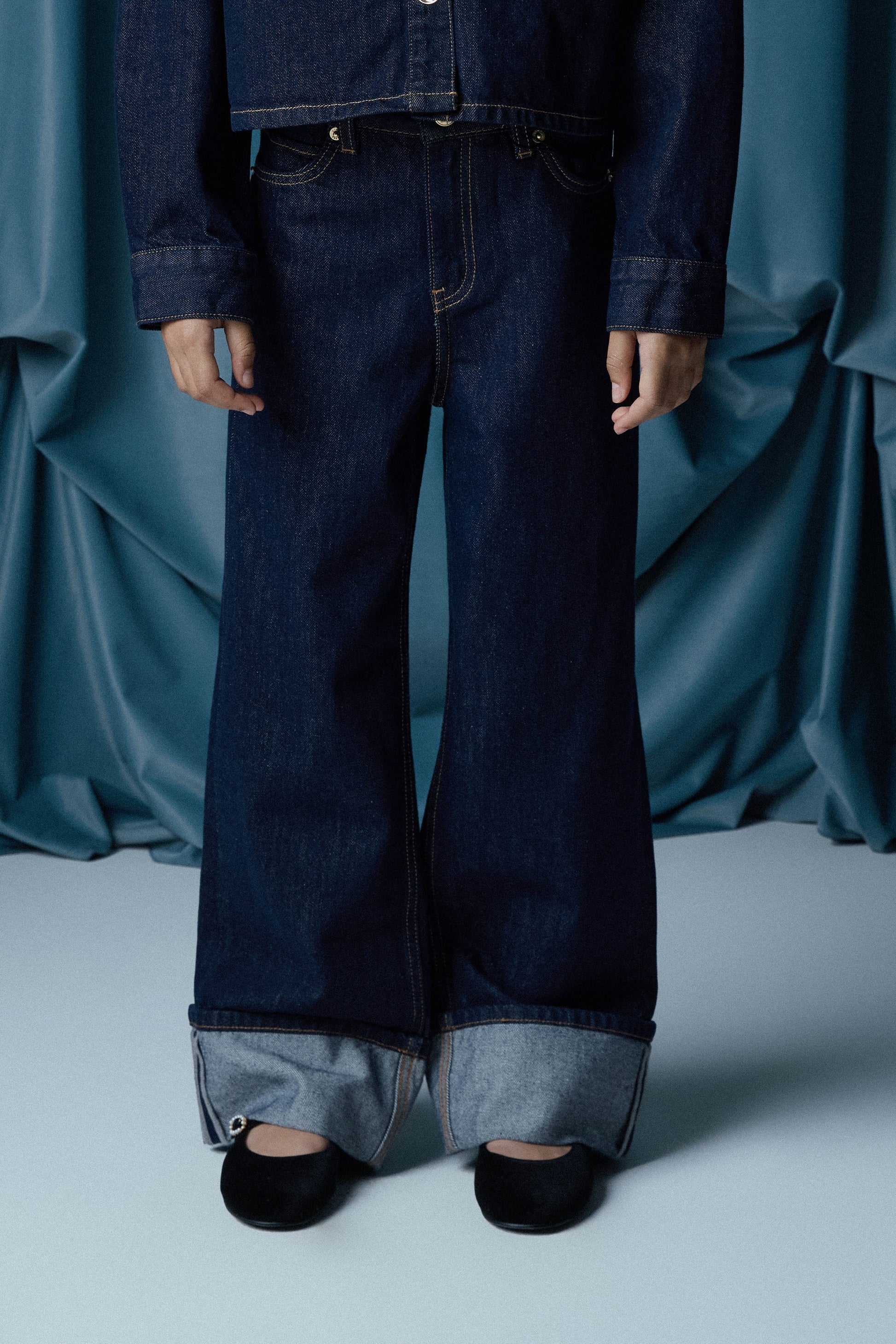 DARK BLUE