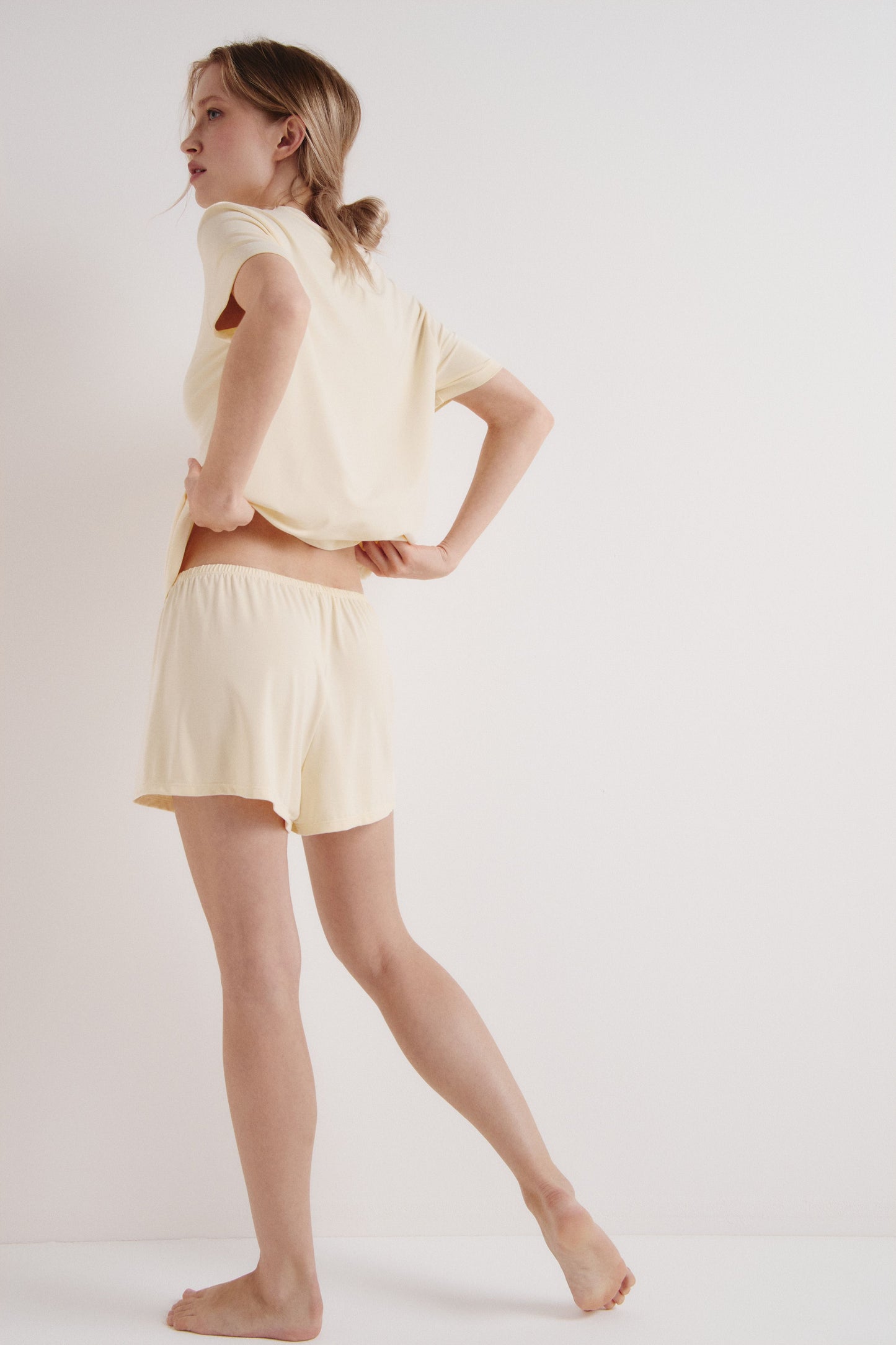 LIGHT YELLOW