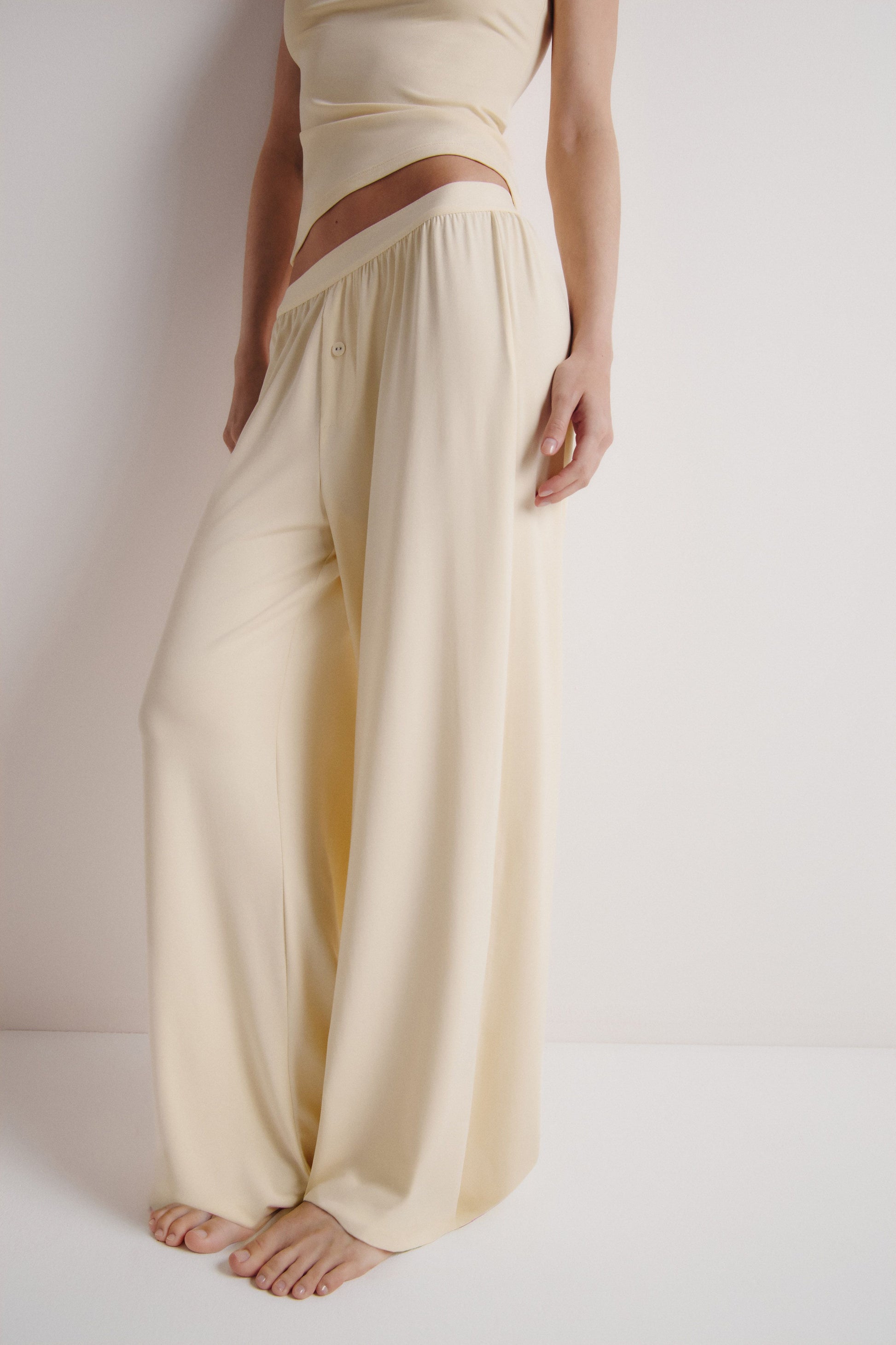LIGHT YELLOW