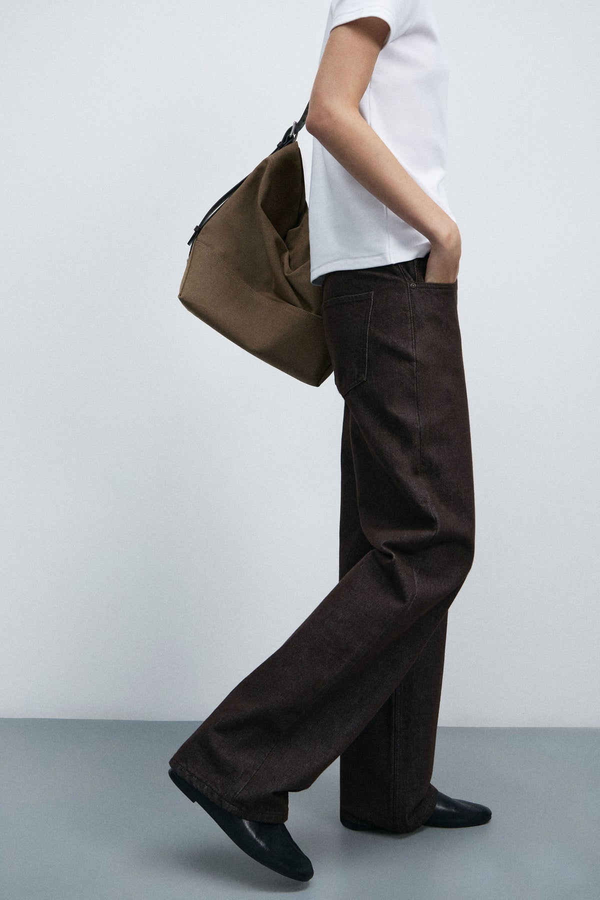 DARK BROWN