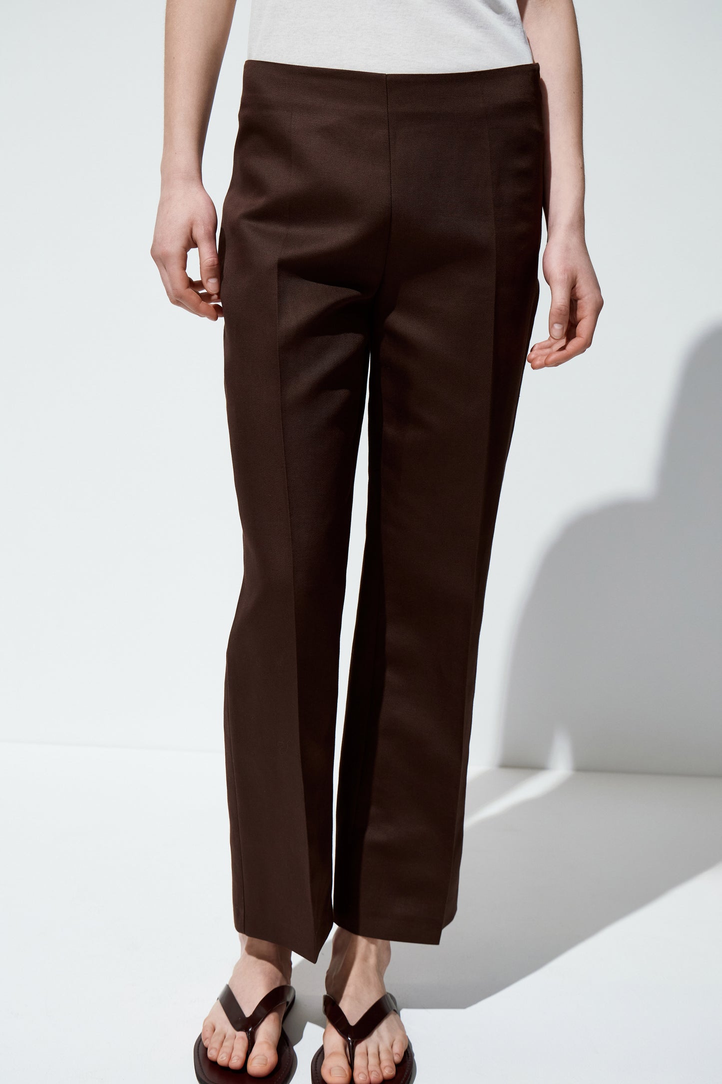 DARK BROWN