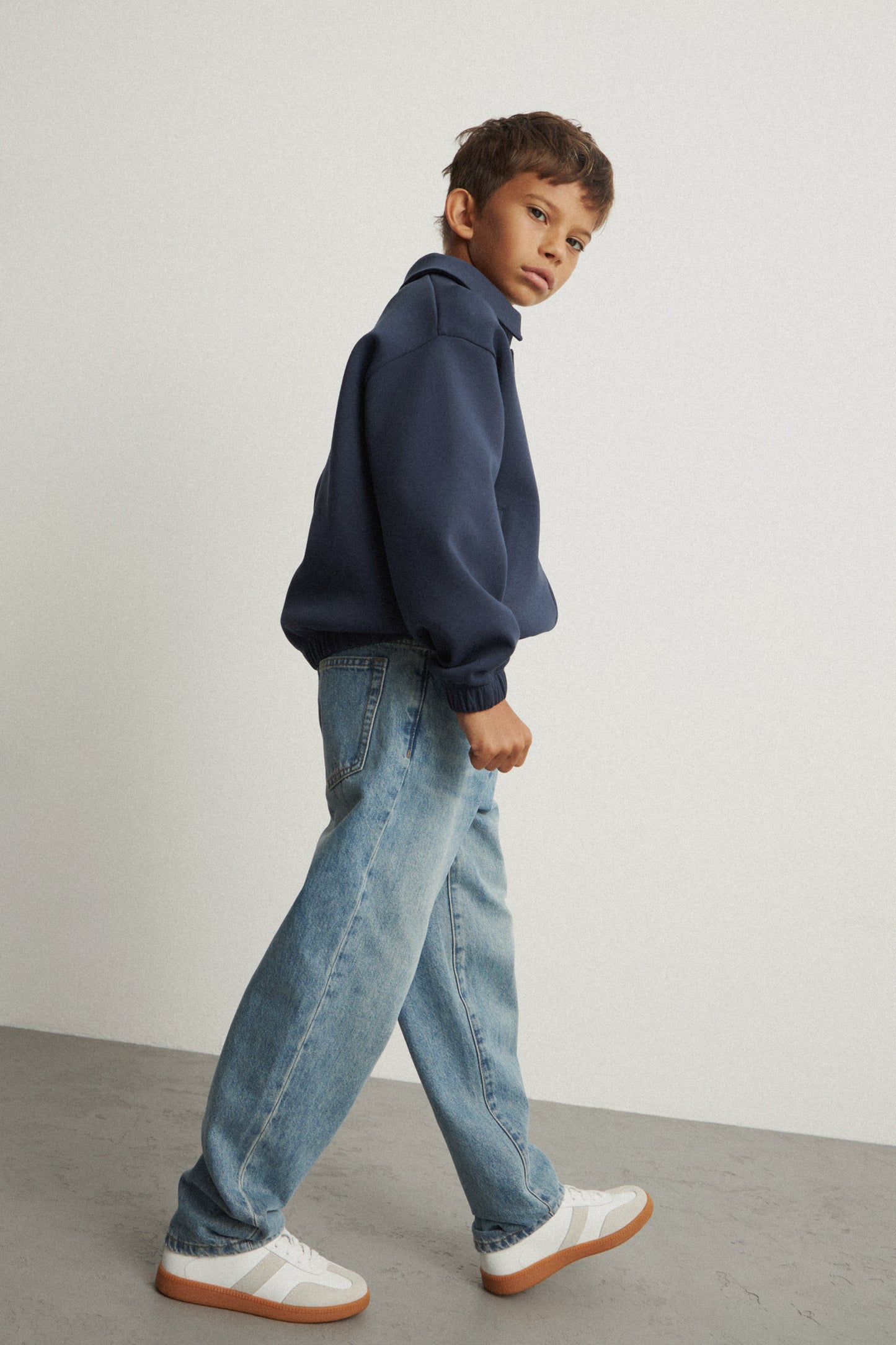 VINTAGE BLUE