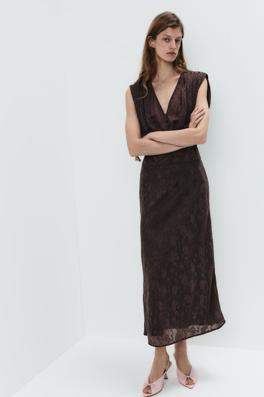 DARK BROWN