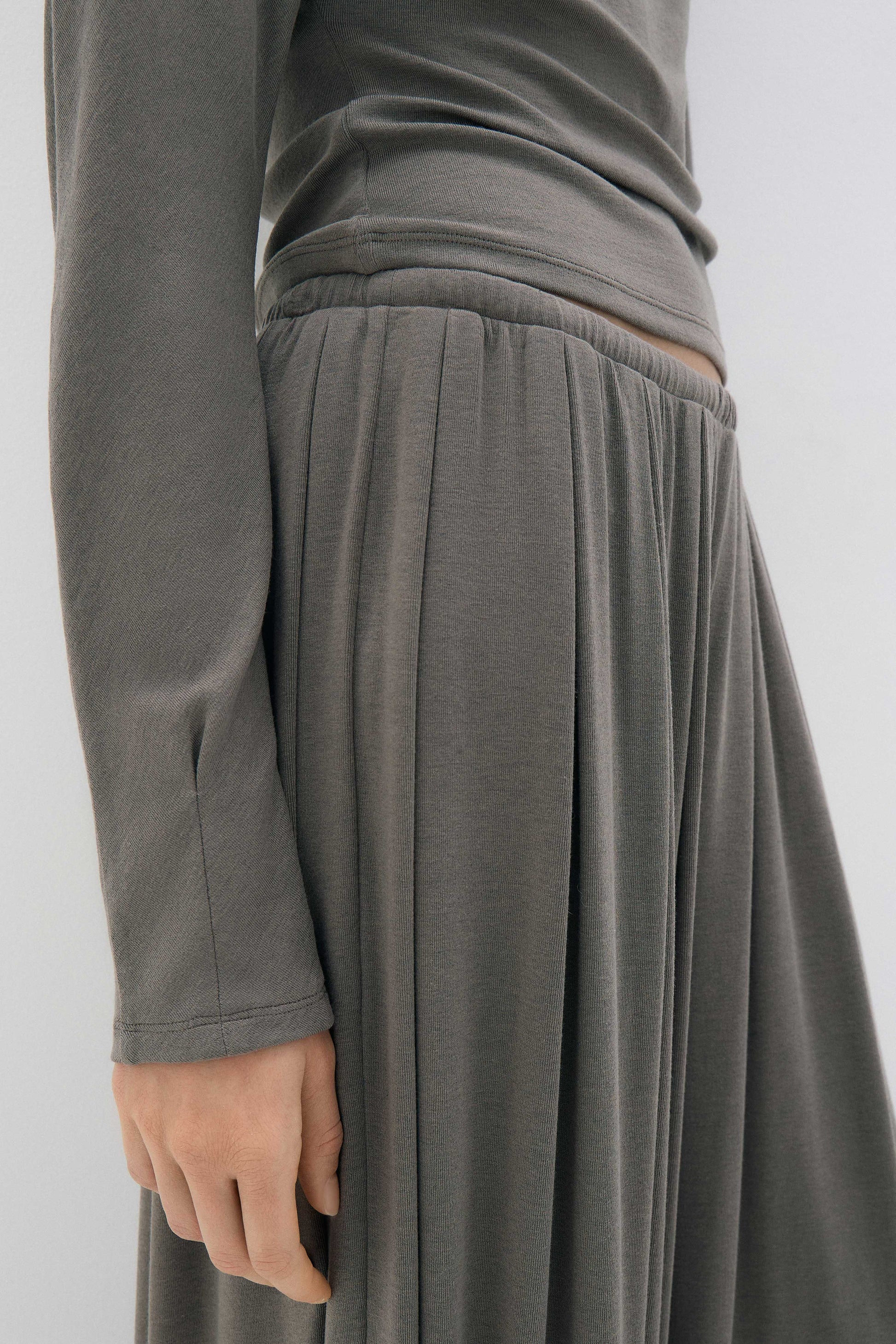 GRAY BROWN