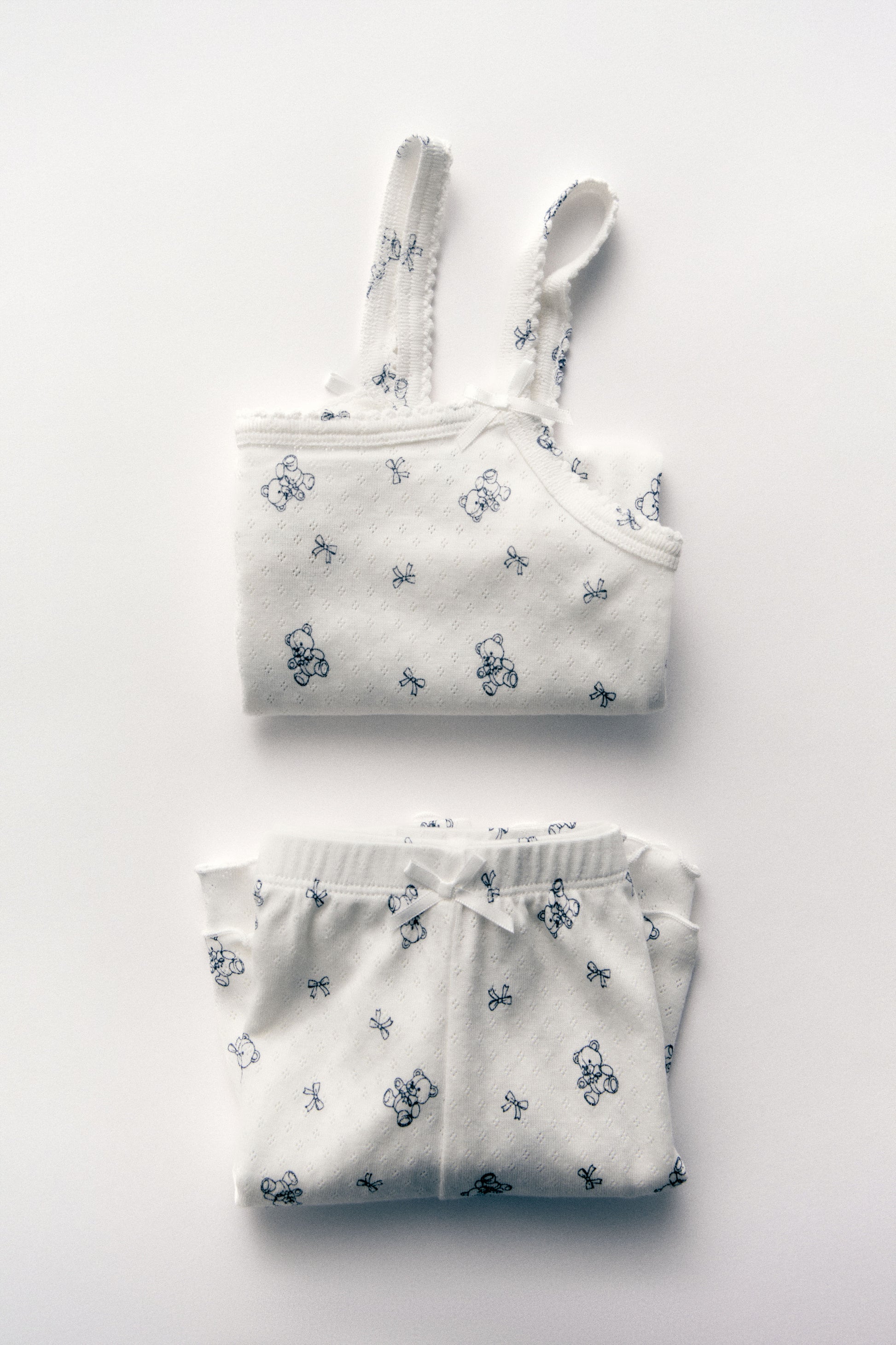 GREY/WHITE