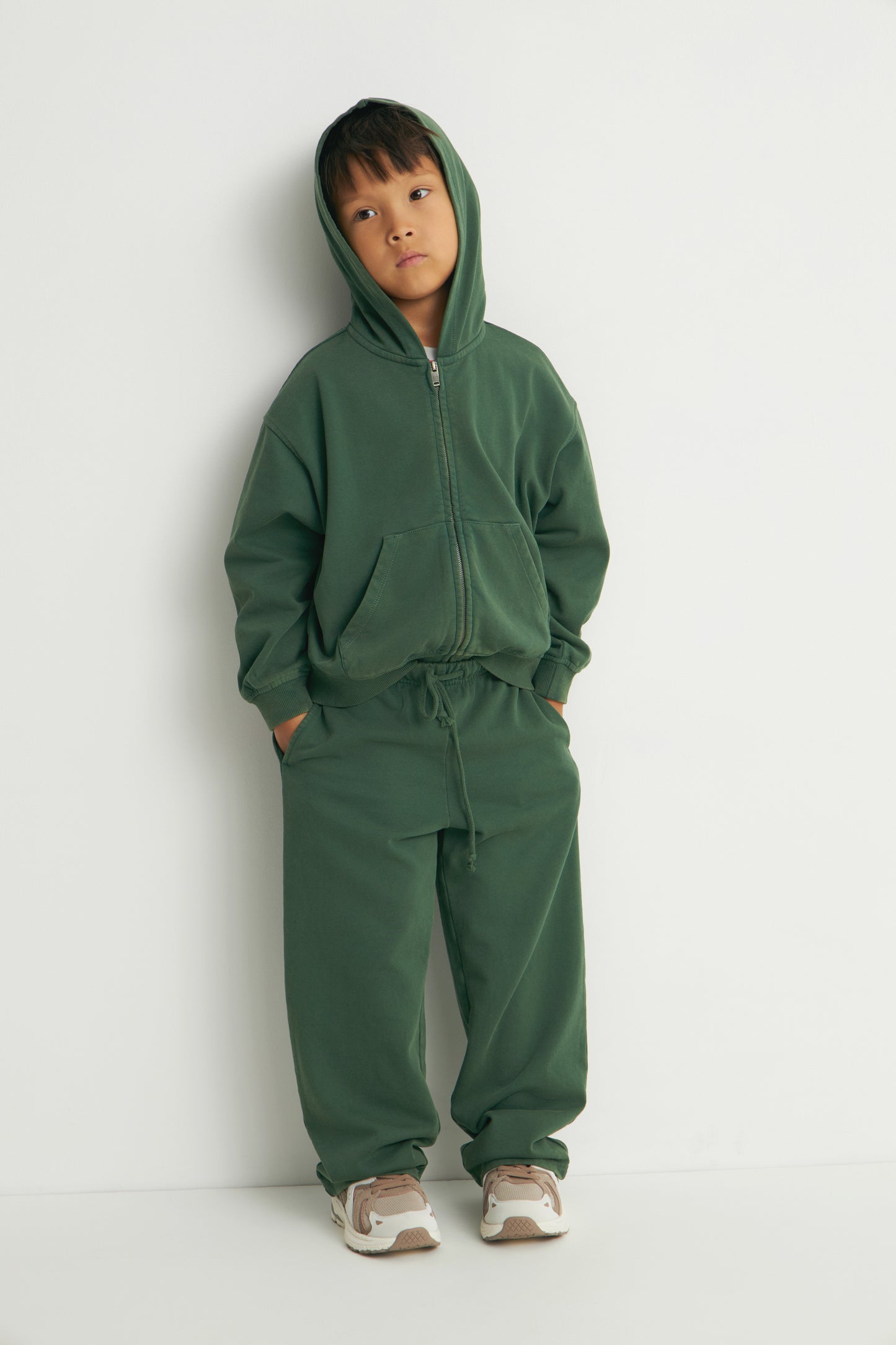 GREEN